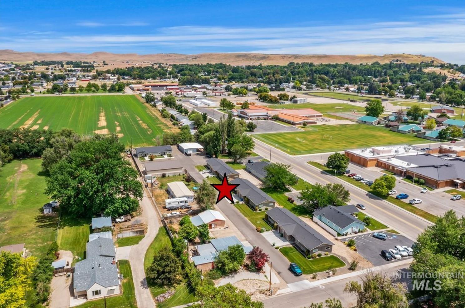 316 N 11th St, Payette, Idaho 83661-2418, 2 Bedrooms, 1.5 Bathrooms, Residential Income For Sale, Price $2,190,000, 98950843