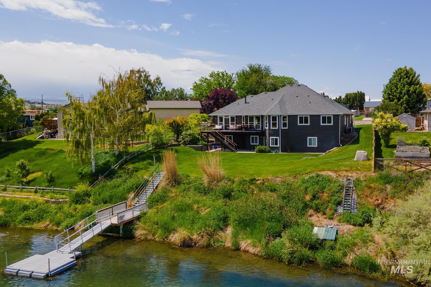 311 Riverview Drive, Marsing, Idaho 83639, 7 Bedrooms, 3 Bathrooms, Residential Income For Sale, Price $1,125,000, 98950911