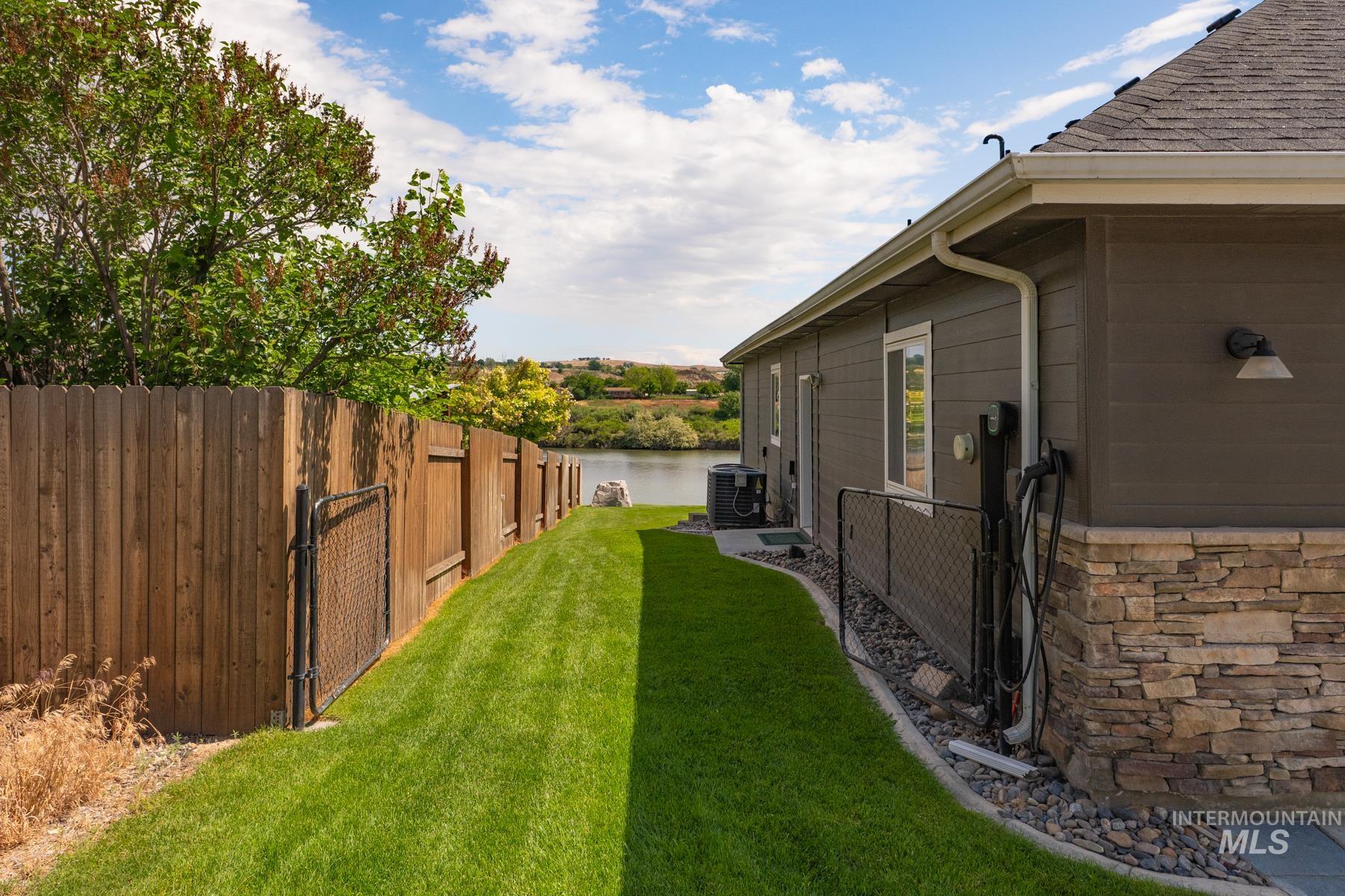 311 Riverview Drive, Marsing, Idaho 83639, 7 Bedrooms, 3 Bathrooms, Residential Income For Sale, Price $1,125,000, 98950911
