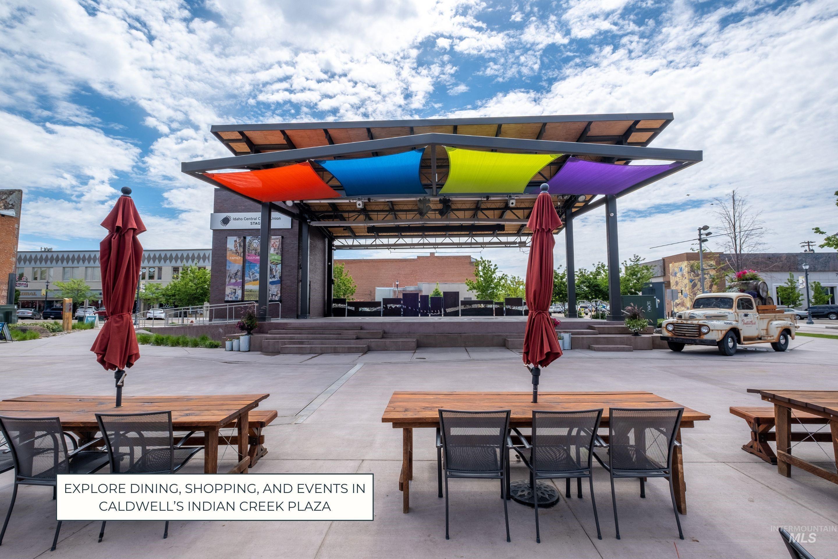 25260 Bur Oak Pl, Caldwell, Idaho 83607, 3 Bedrooms, 2.5 Bathrooms, Residential For Sale, Price $1,395,000, 98950927