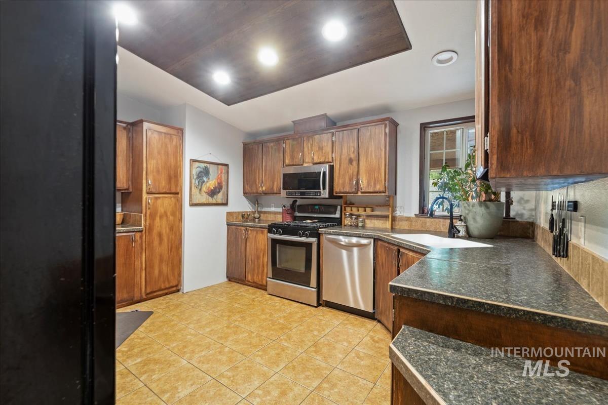 29 Rising Ln, Cascade, Idaho 83611, 3 Bedrooms, 2 Bathrooms, Residential For Sale, Price $540,000, 98950938