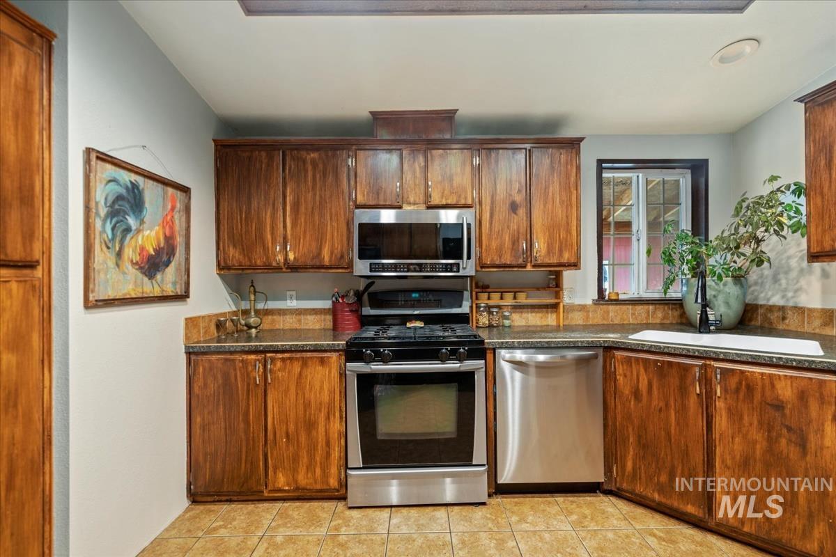 29 Rising Ln, Cascade, Idaho 83611, 3 Bedrooms, 2 Bathrooms, Residential For Sale, Price $540,000, 98950938