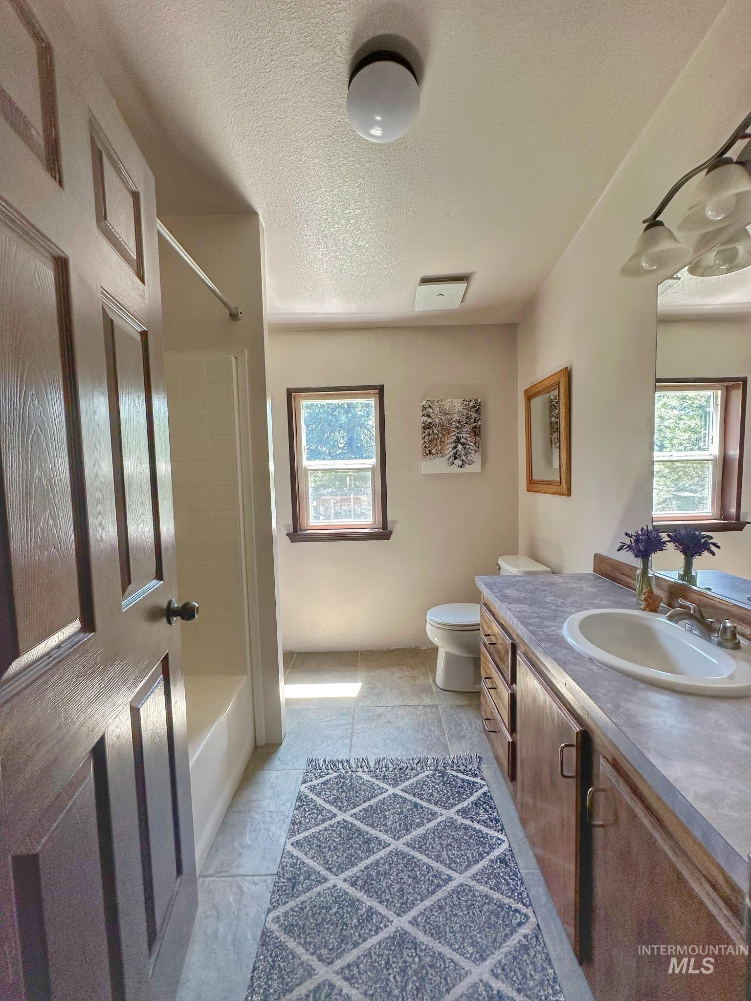 29 Rising Ln, Cascade, Idaho 83611, 3 Bedrooms, 2 Bathrooms, Residential For Sale, Price $540,000, 98950938