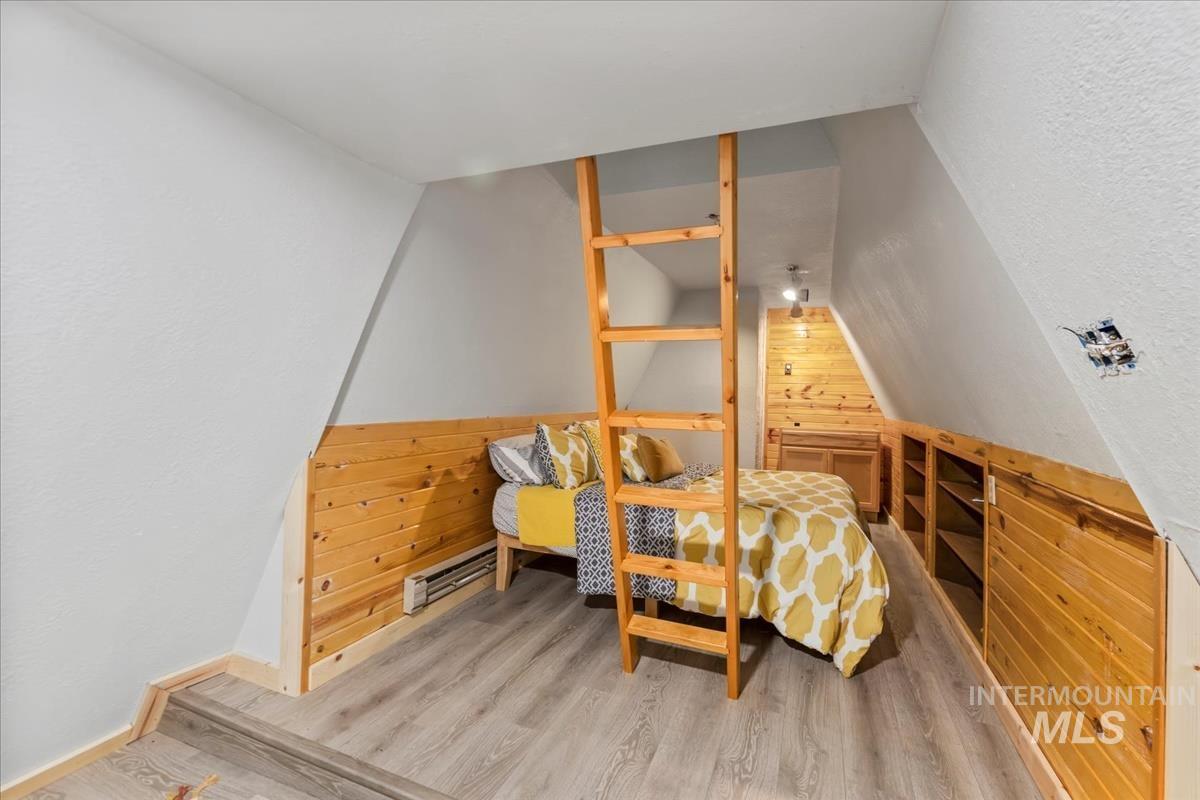 29 Rising Ln, Cascade, Idaho 83611, 3 Bedrooms, 2 Bathrooms, Residential For Sale, Price $540,000, 98950938