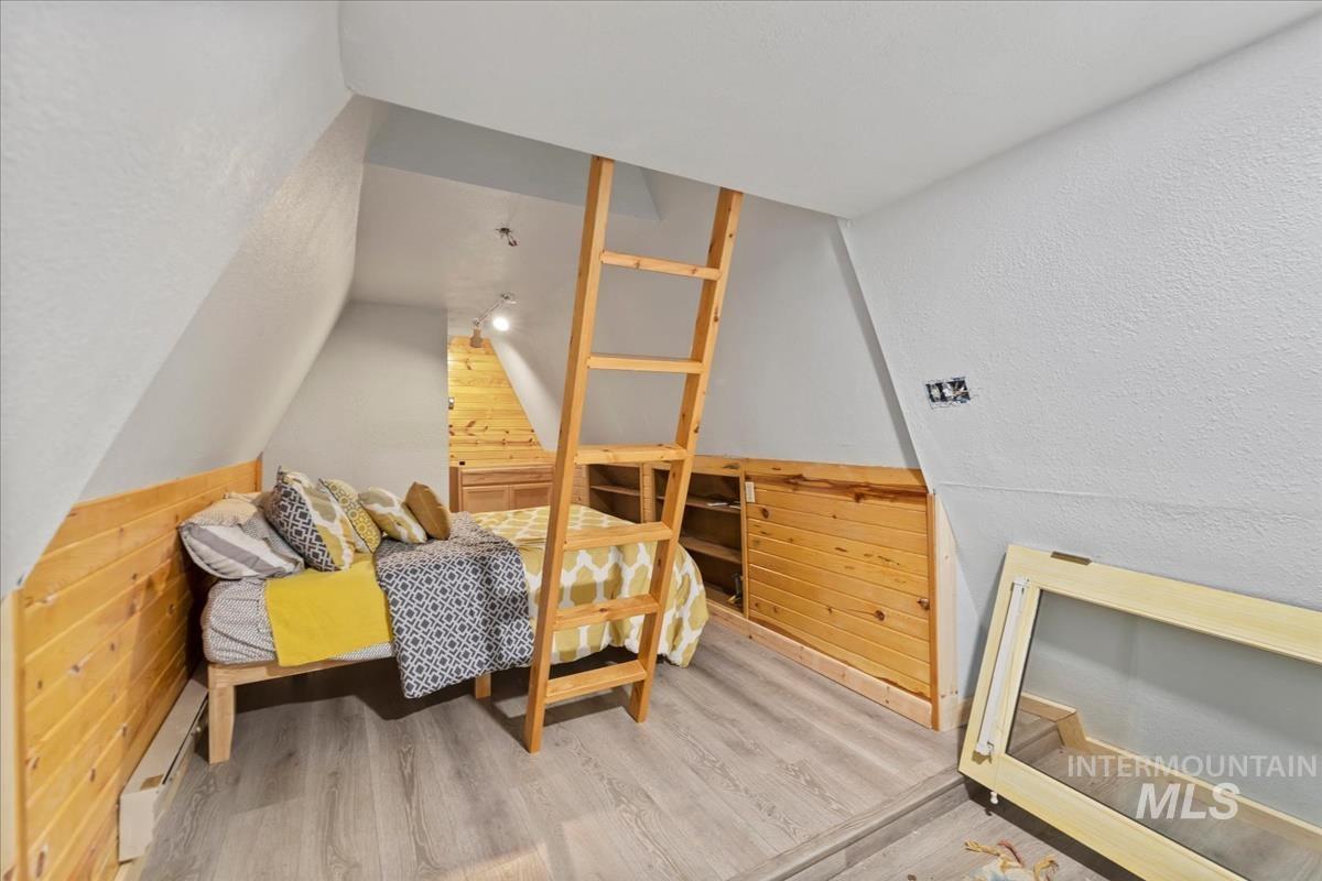 29 Rising Ln, Cascade, Idaho 83611, 3 Bedrooms, 2 Bathrooms, Residential For Sale, Price $540,000, 98950938