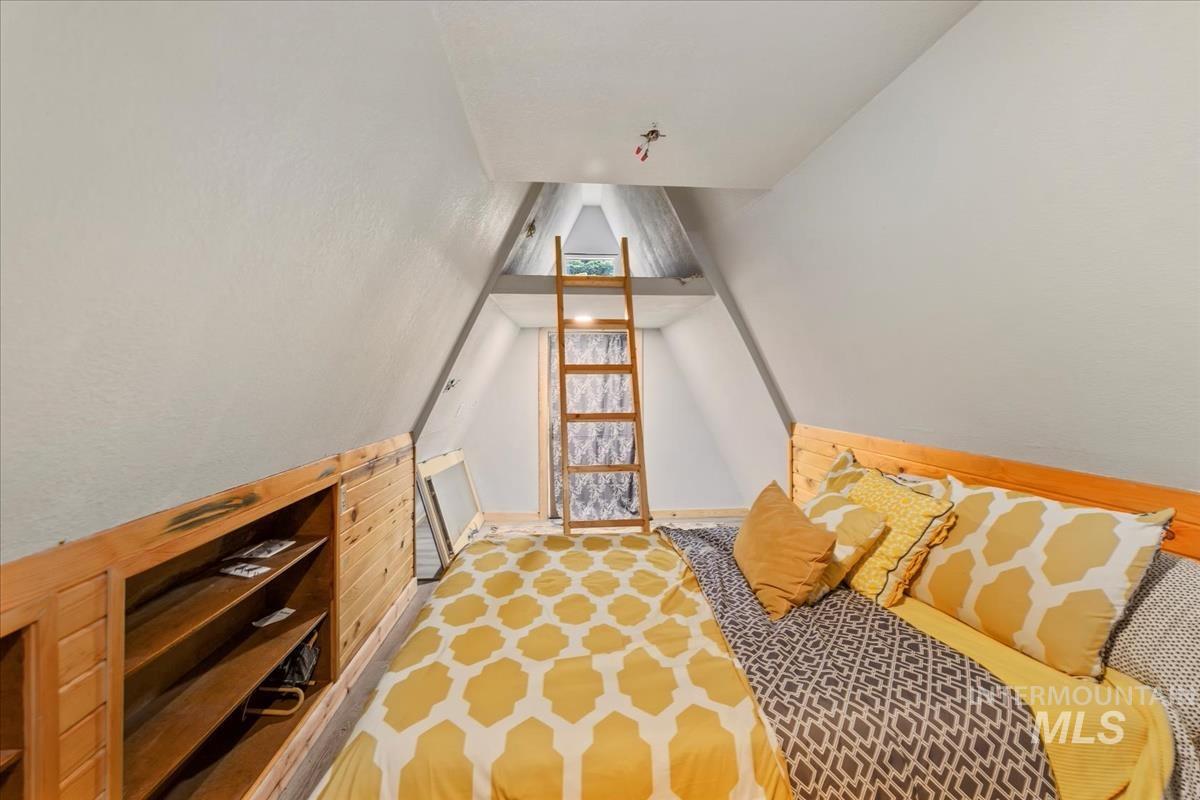 29 Rising Ln, Cascade, Idaho 83611, 3 Bedrooms, 2 Bathrooms, Residential For Sale, Price $540,000, 98950938