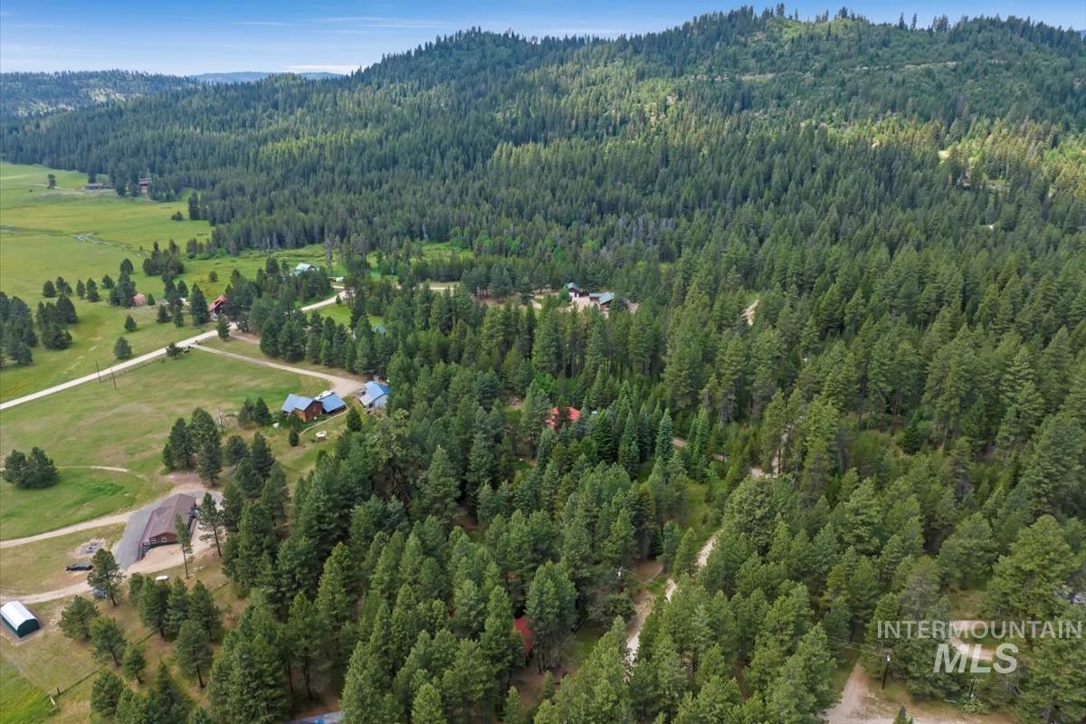 29 Rising Ln, Cascade, Idaho 83611, 3 Bedrooms, 2 Bathrooms, Residential For Sale, Price $540,000, 98950938