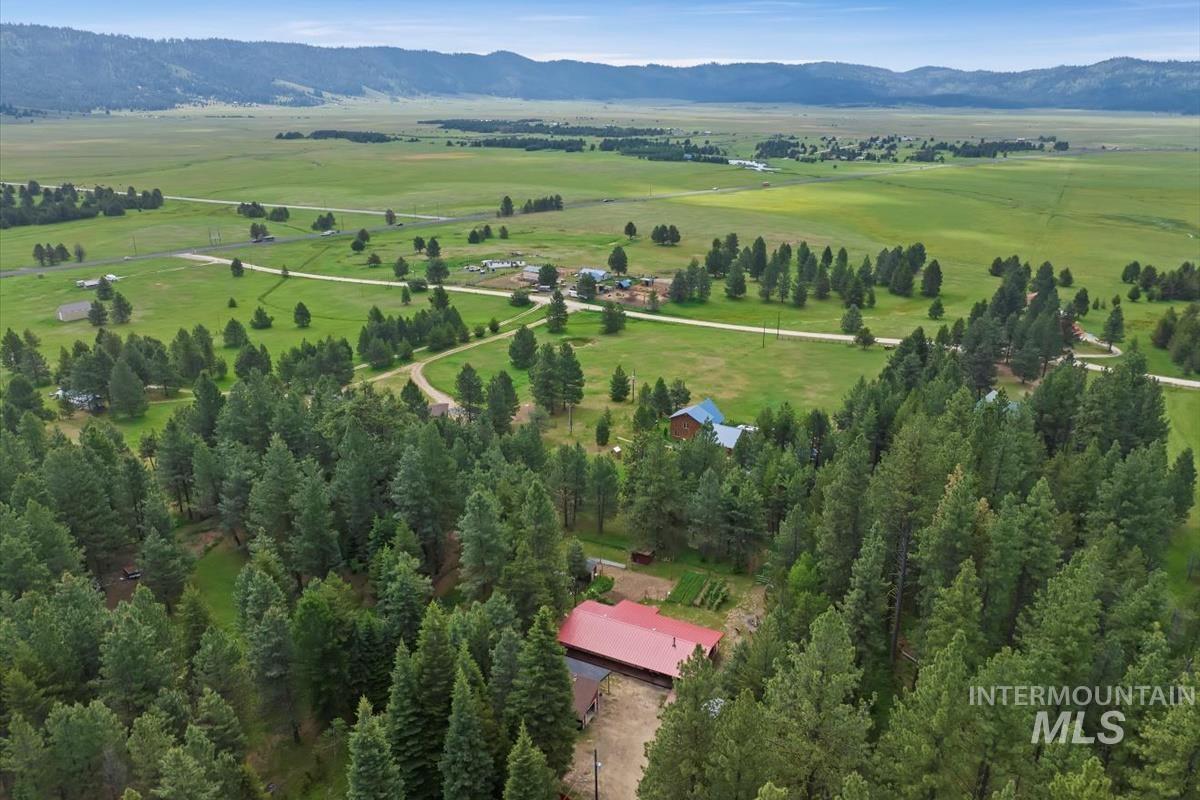 29 Rising Ln, Cascade, Idaho 83611, 3 Bedrooms, 2 Bathrooms, Residential For Sale, Price $540,000, 98950938