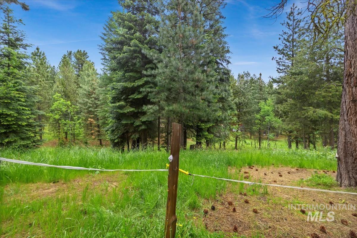 29 Rising Ln, Cascade, Idaho 83611, 3 Bedrooms, 2 Bathrooms, Residential For Sale, Price $540,000, 98950938