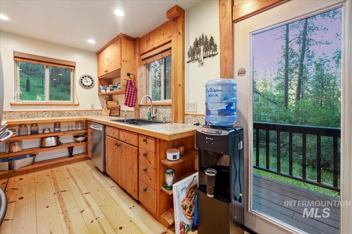 5 Huckleberry Rd., Garden Valley, Idaho 83622, 2 Bedrooms, 2 Bathrooms, Residential For Sale, Price $449,900, 98950944