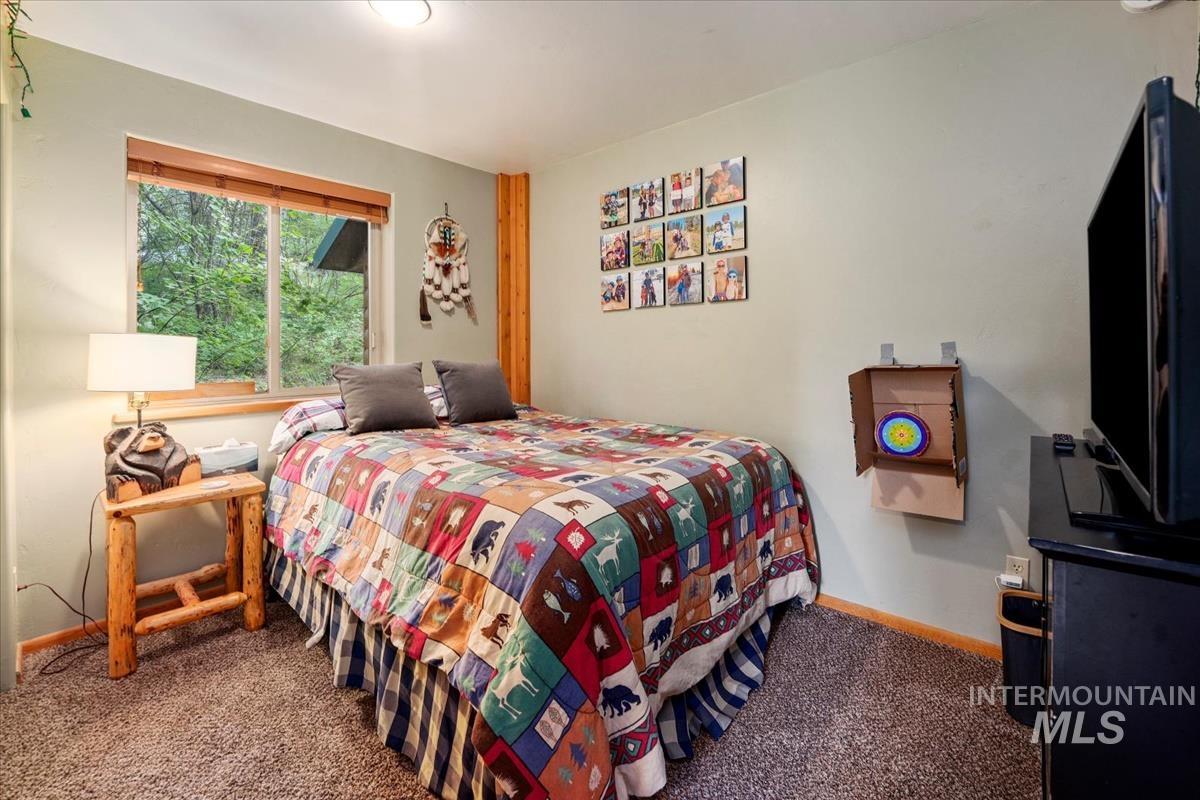 5 Huckleberry Rd., Garden Valley, Idaho 83622, 2 Bedrooms, 2 Bathrooms, Residential For Sale, Price $449,900, 98950944