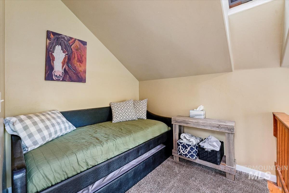 5 Huckleberry Rd., Garden Valley, Idaho 83622, 2 Bedrooms, 2 Bathrooms, Residential For Sale, Price $449,900, 98950944