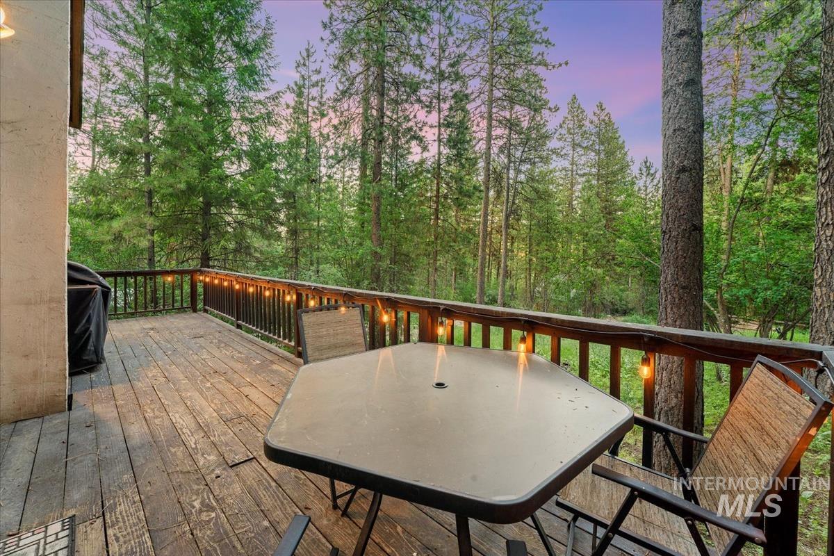 5 Huckleberry Rd., Garden Valley, Idaho 83622, 2 Bedrooms, 2 Bathrooms, Residential For Sale, Price $449,900, 98950944