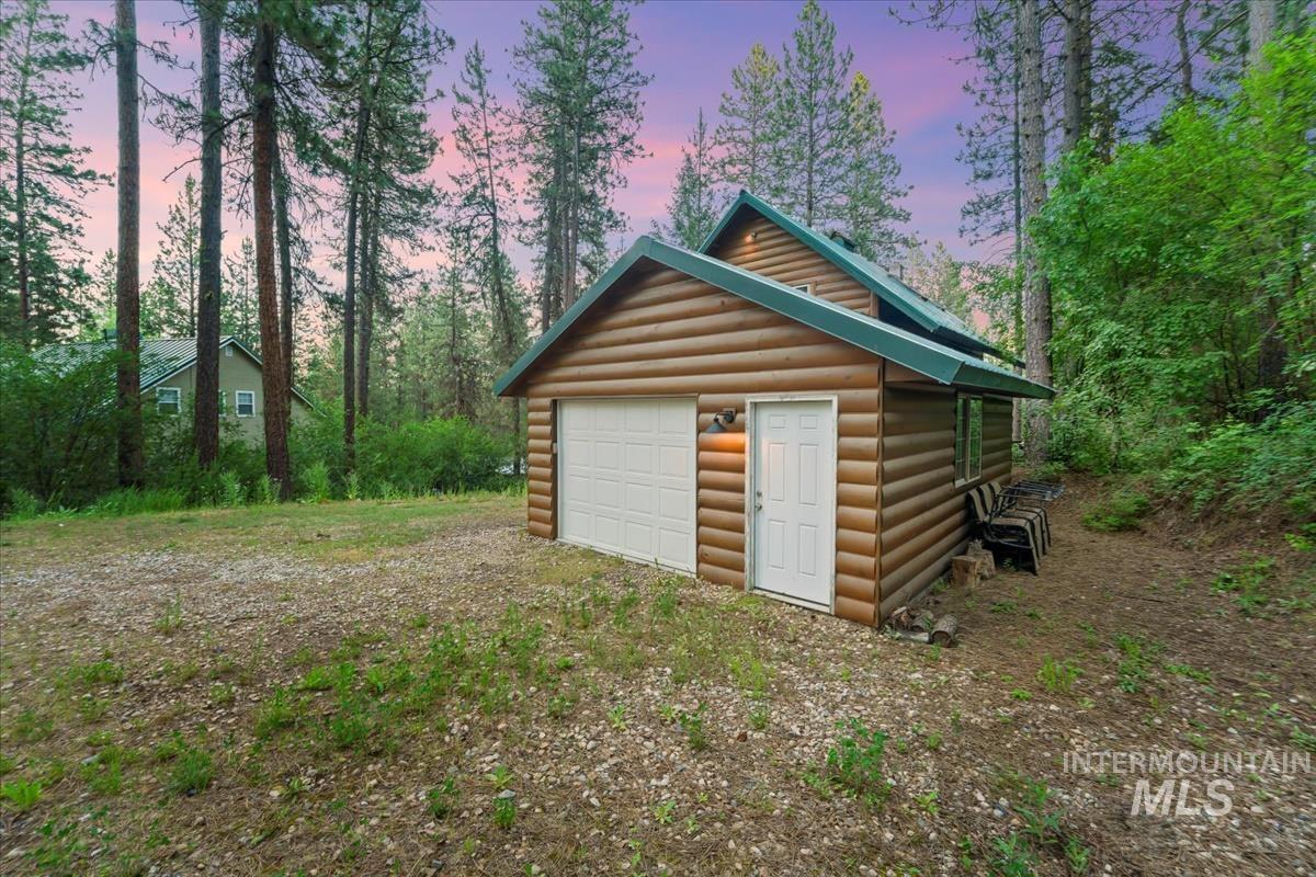 5 Huckleberry Rd., Garden Valley, Idaho 83622, 2 Bedrooms, 2 Bathrooms, Residential For Sale, Price $449,900, 98950944