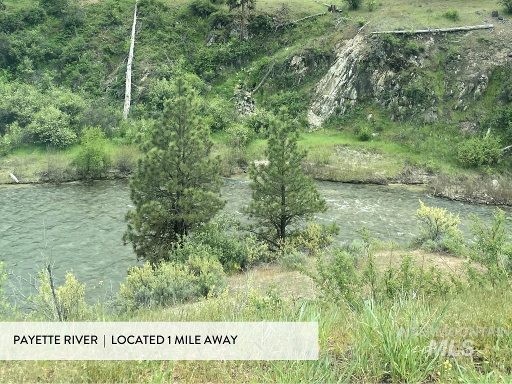 5 Huckleberry Rd., Garden Valley, Idaho 83622, 2 Bedrooms, 2 Bathrooms, Residential For Sale, Price $449,900, 98950944