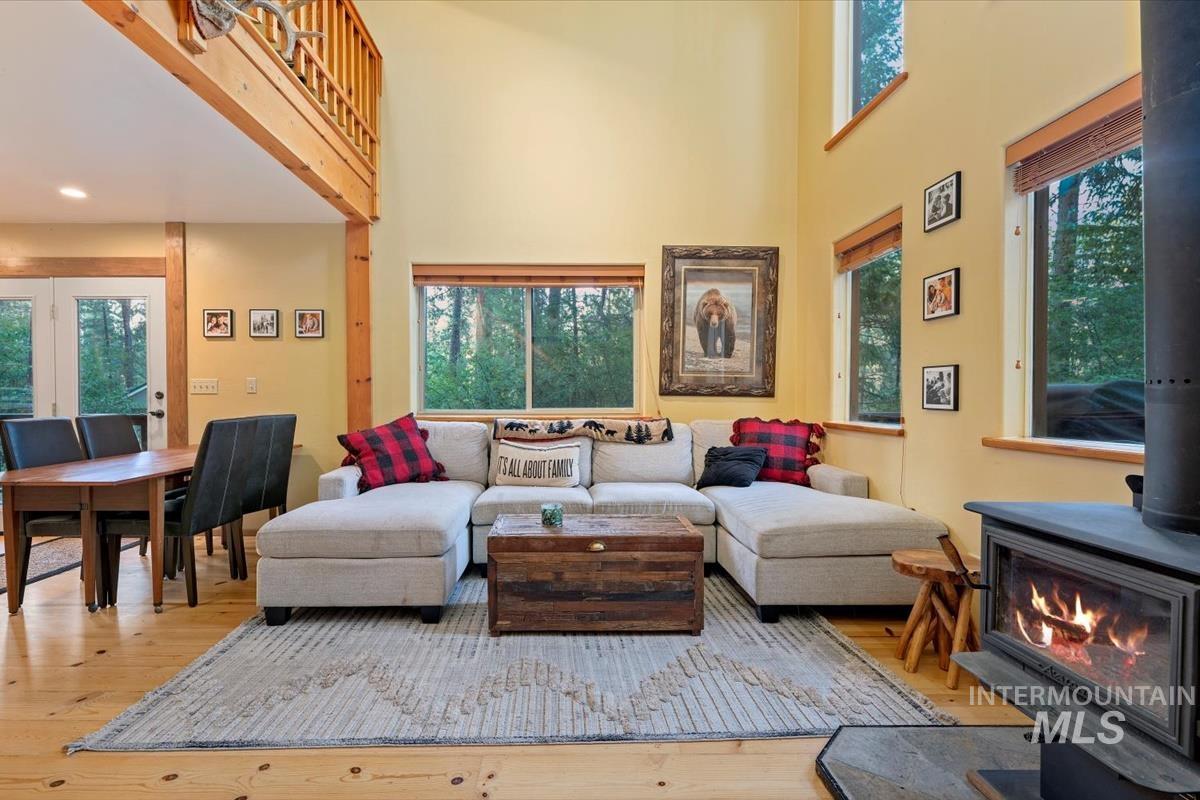 5 Huckleberry Rd., Garden Valley, Idaho 83622, 2 Bedrooms, 2 Bathrooms, Residential For Sale, Price $449,900, 98950944