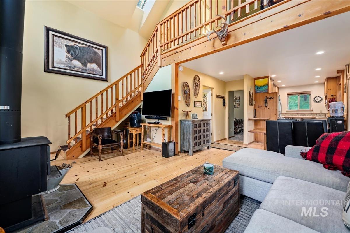 5 Huckleberry Rd., Garden Valley, Idaho 83622, 2 Bedrooms, 2 Bathrooms, Residential For Sale, Price $449,900, 98950944