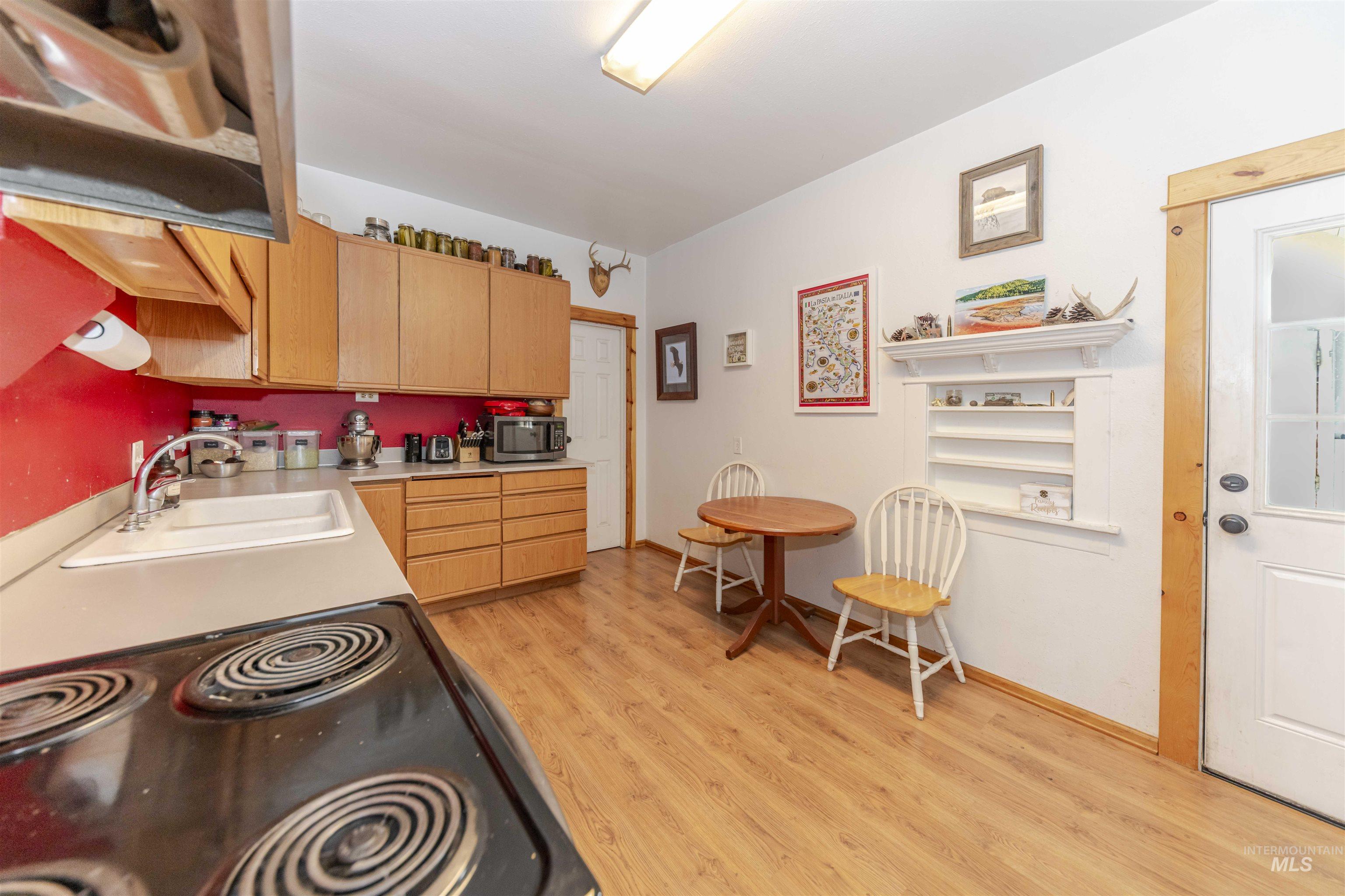 1318 McCarroll Street, Clarkston, Washington 99403, 2 Bedrooms, 1 Bathroom, Residential For Sale, Price $320,000, 98950972