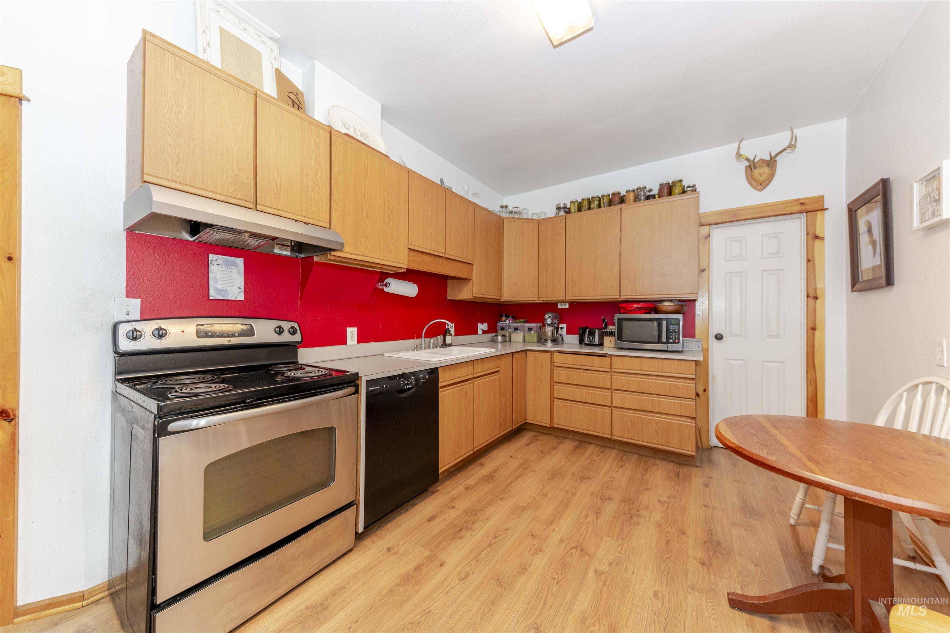 1318 McCarroll Street, Clarkston, Washington 99403, 2 Bedrooms, 1 Bathroom, Residential For Sale, Price $320,000, 98950972