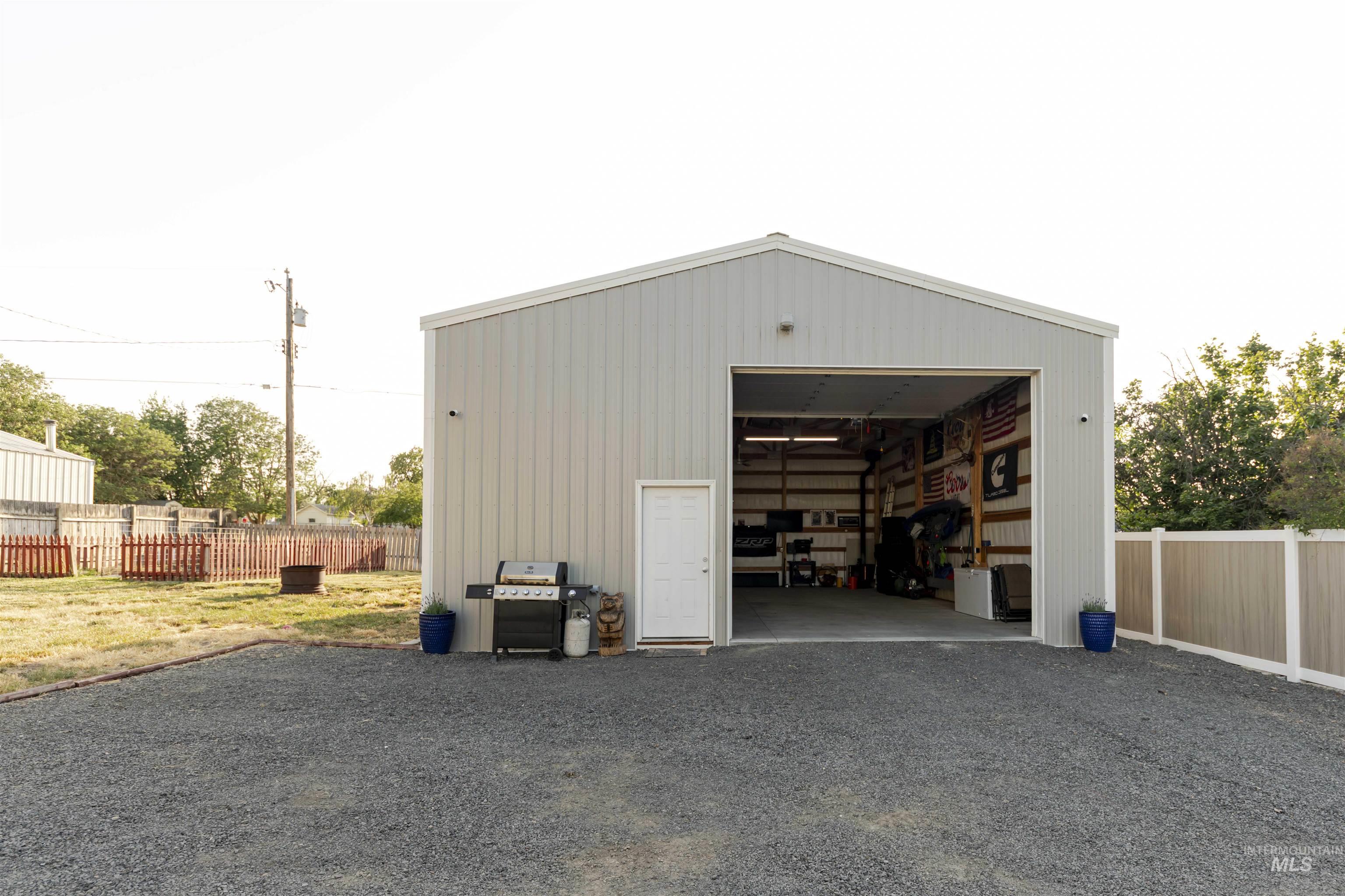 1318 McCarroll Street, Clarkston, Washington 99403, 2 Bedrooms, 1 Bathroom, Residential For Sale, Price $320,000, 98950972