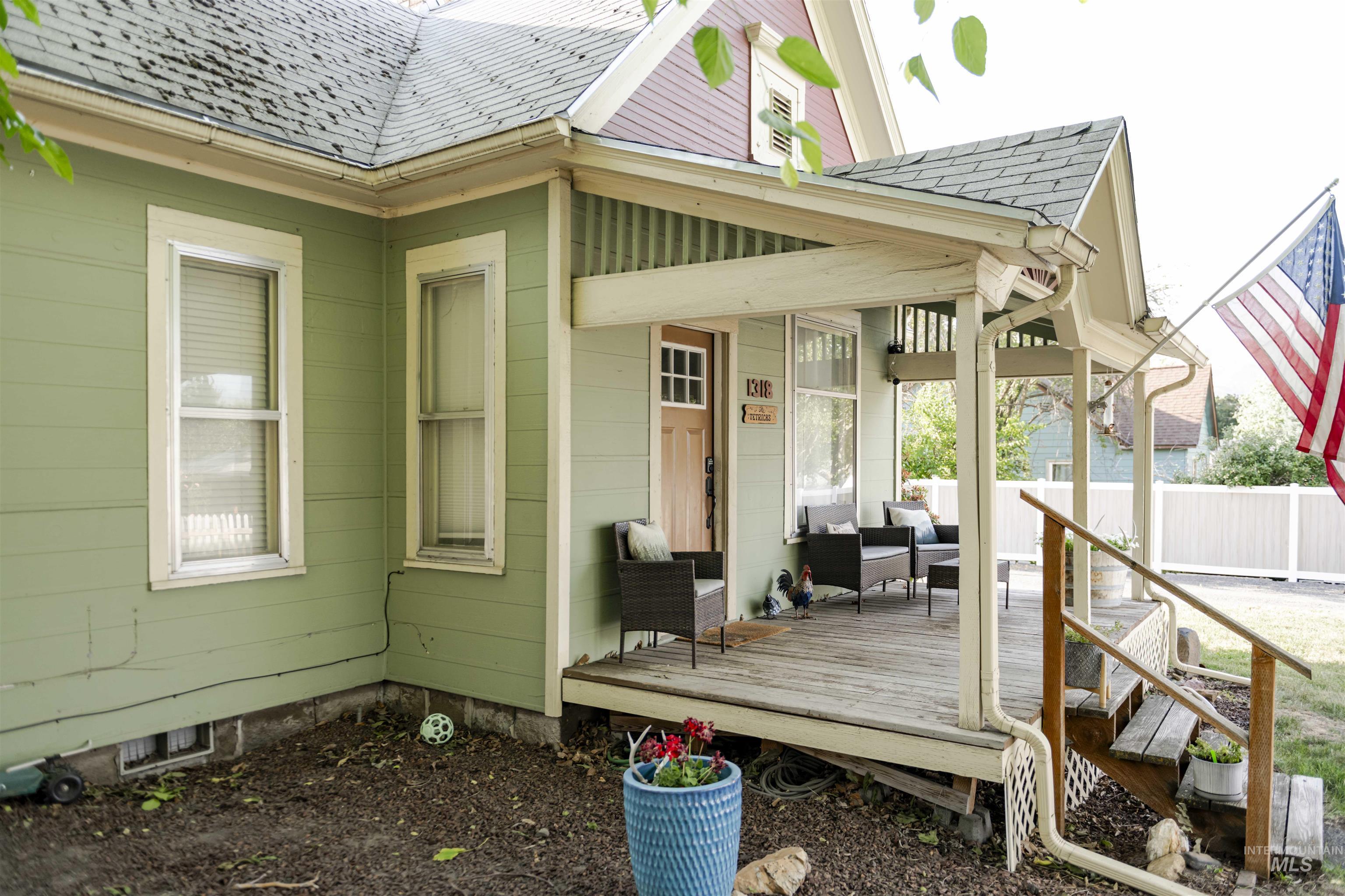 1318 McCarroll Street, Clarkston, Washington 99403, 2 Bedrooms, 1 Bathroom, Residential For Sale, Price $320,000, 98950972