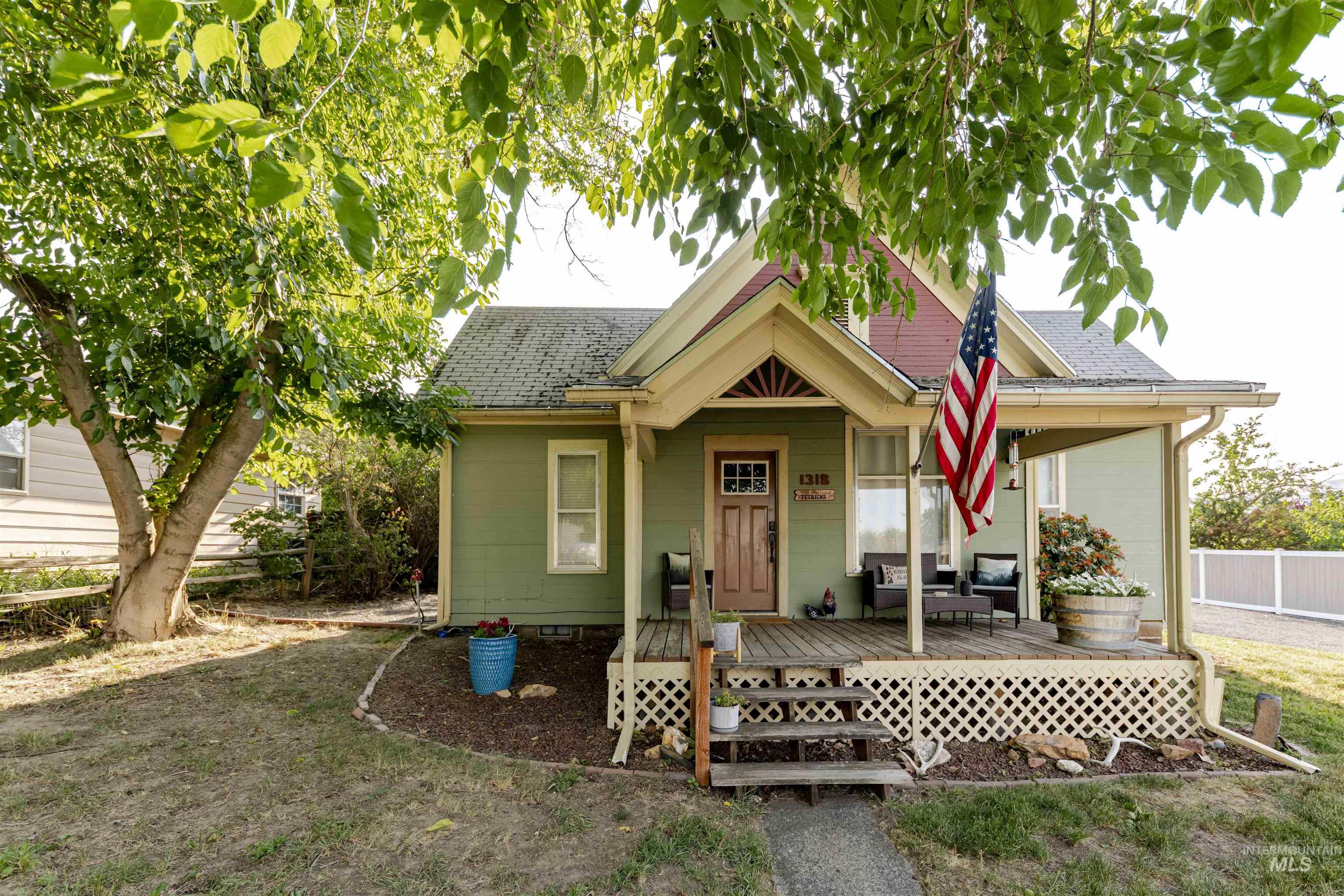 1318 McCarroll Street, Clarkston, Washington 99403, 2 Bedrooms, 1 Bathroom, Residential For Sale, Price $320,000, 98950972