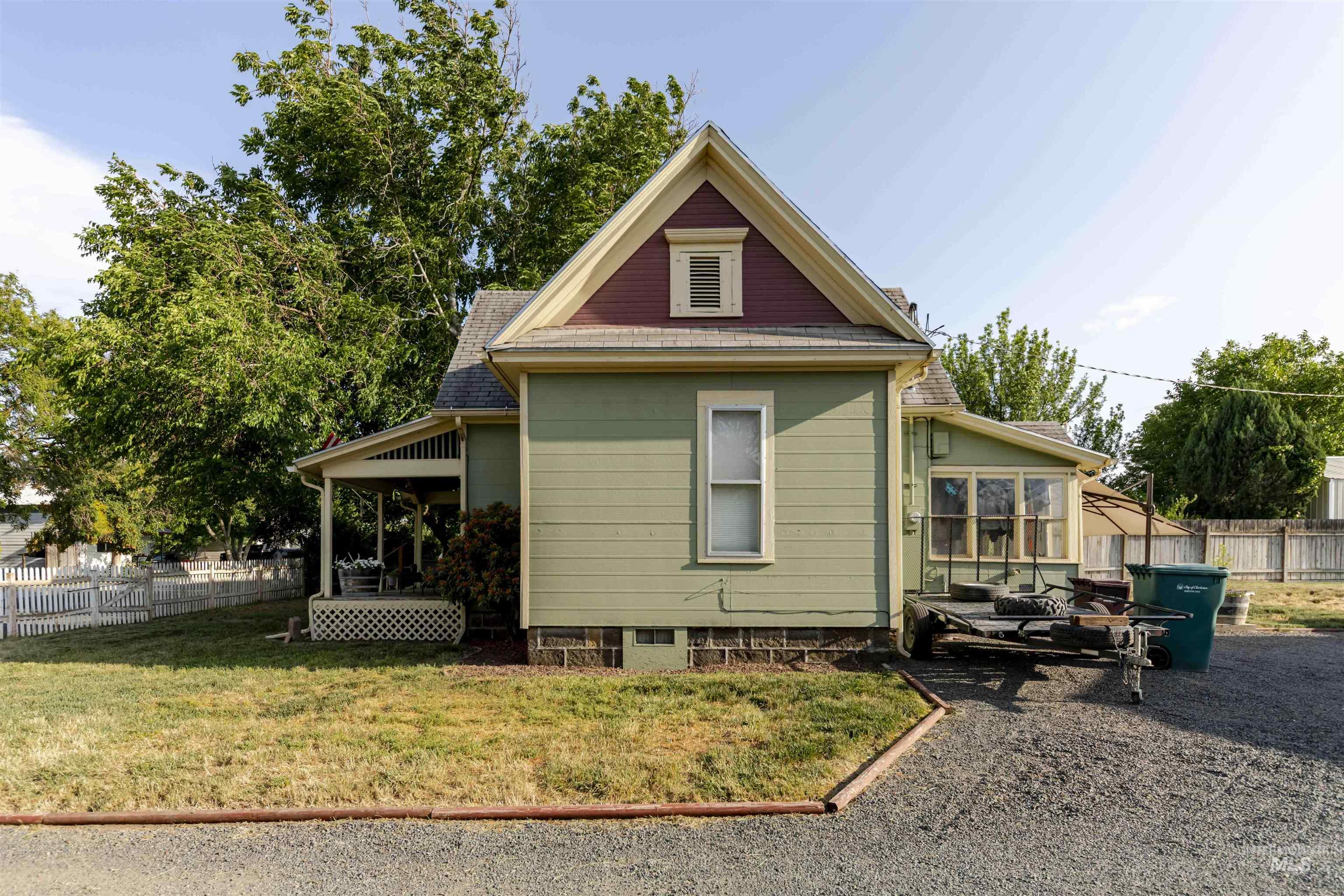 1318 McCarroll Street, Clarkston, Washington 99403, 2 Bedrooms, 1 Bathroom, Residential For Sale, Price $320,000, 98950972