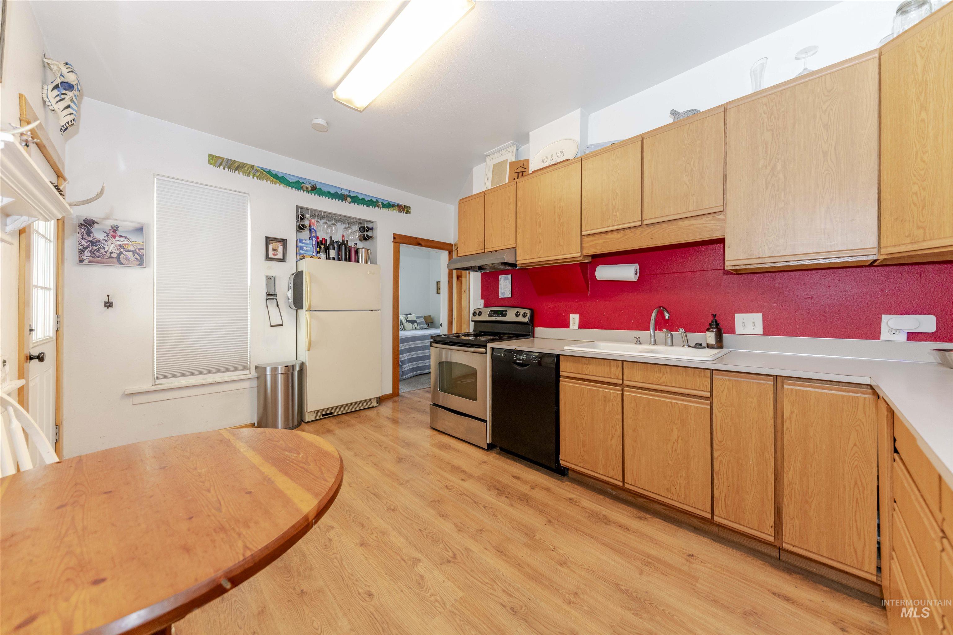 1318 McCarroll Street, Clarkston, Washington 99403, 2 Bedrooms, 1 Bathroom, Residential For Sale, Price $320,000, 98950972