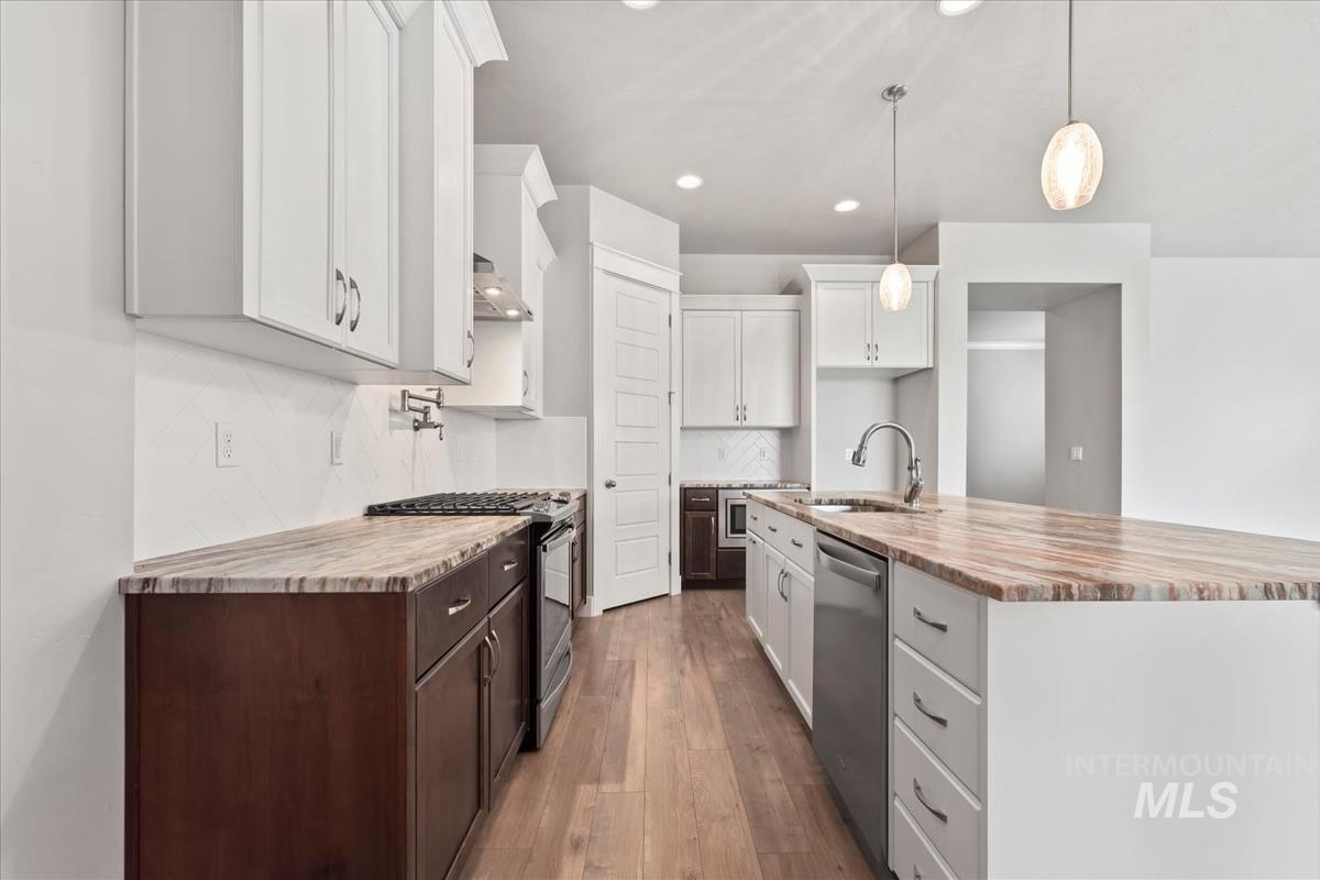 1429 N Laconia Ave., Eagle, Idaho 83616, 3 Bedrooms, 3 Bathrooms, Residential For Sale, Price $899,900, 98950999