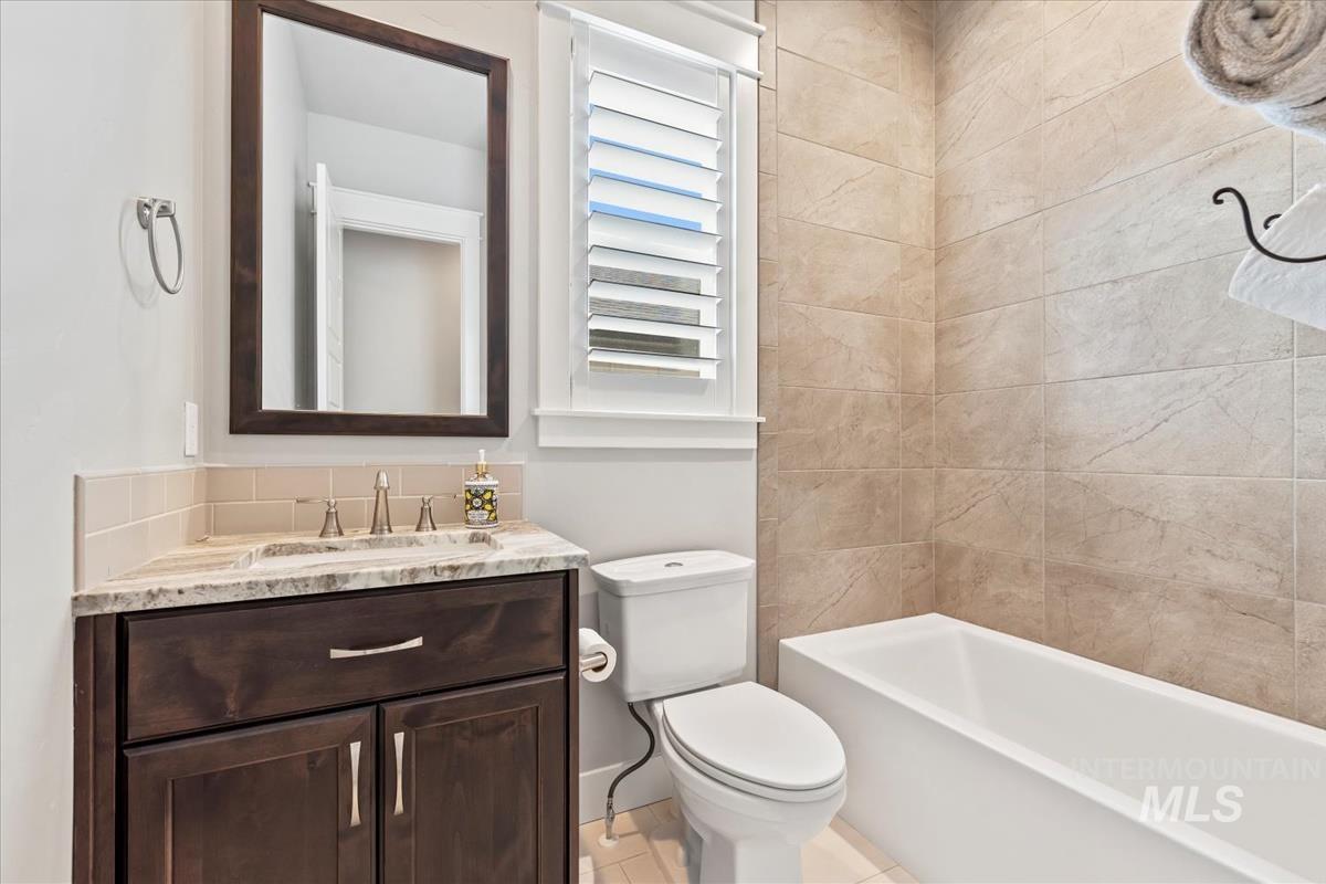 1429 N Laconia Ave., Eagle, Idaho 83616, 3 Bedrooms, 3 Bathrooms, Residential For Sale, Price $899,900, 98950999