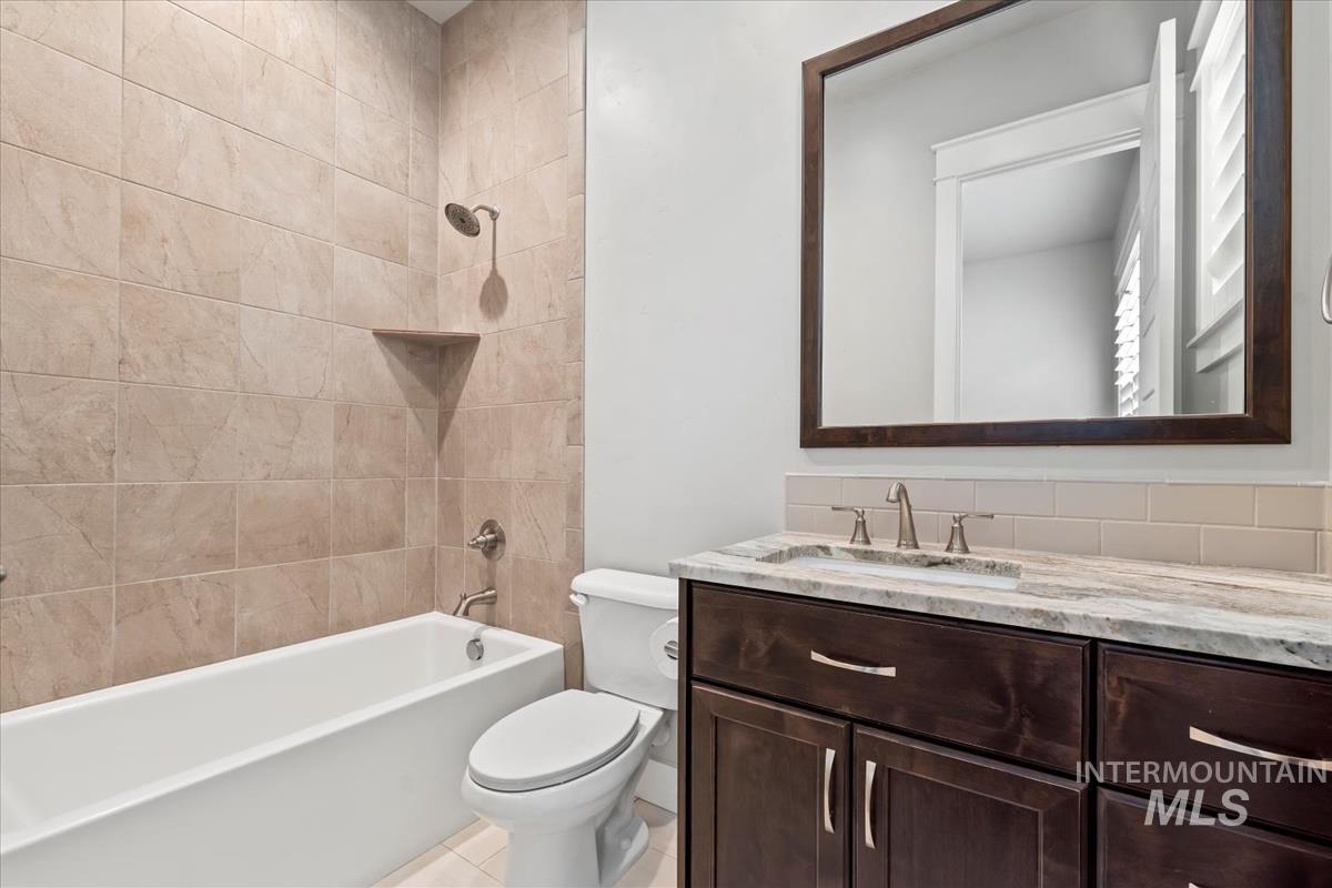 1429 N Laconia Ave., Eagle, Idaho 83616, 3 Bedrooms, 3 Bathrooms, Residential For Sale, Price $899,900, 98950999