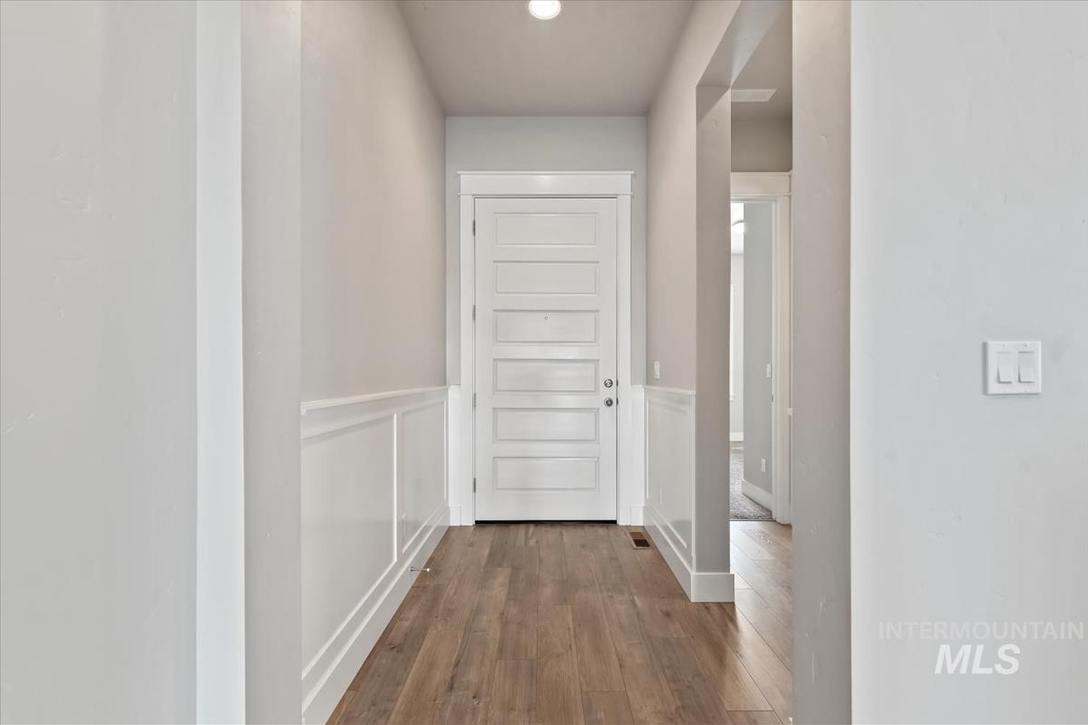 1429 N Laconia Ave., Eagle, Idaho 83616, 3 Bedrooms, 3 Bathrooms, Residential For Sale, Price $899,900, 98950999