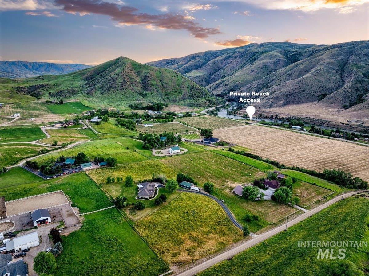 26 HILL CREEK ROAD, Horseshoe Bend, Idaho 83629, 4 Bedrooms, 3 Bathrooms, Residential For Sale, Price $1,124,900, 98951060