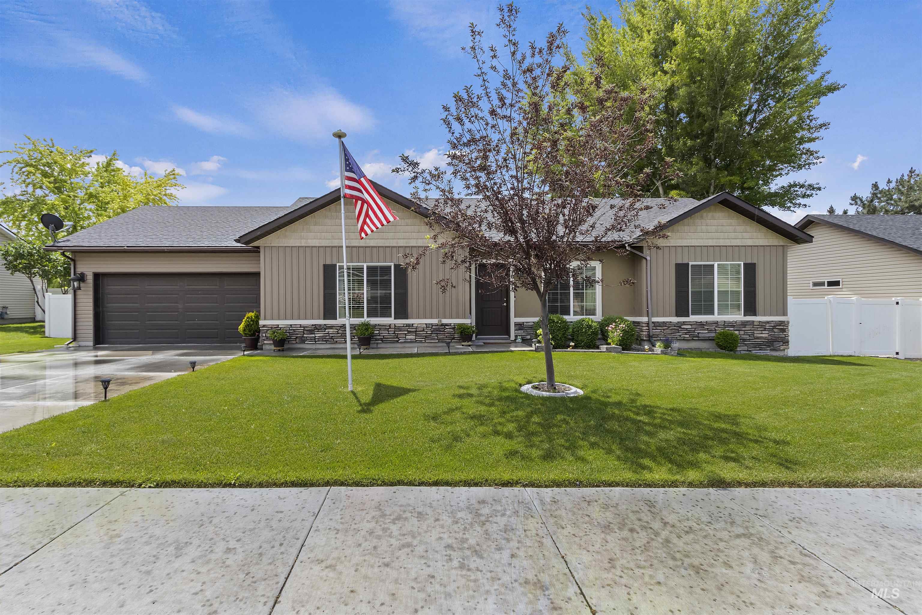 1011 Lynx, Jerome, Idaho 83338, 3 Bedrooms, 2 Bathrooms, Residential For Sale, Price $339,999, 98951097