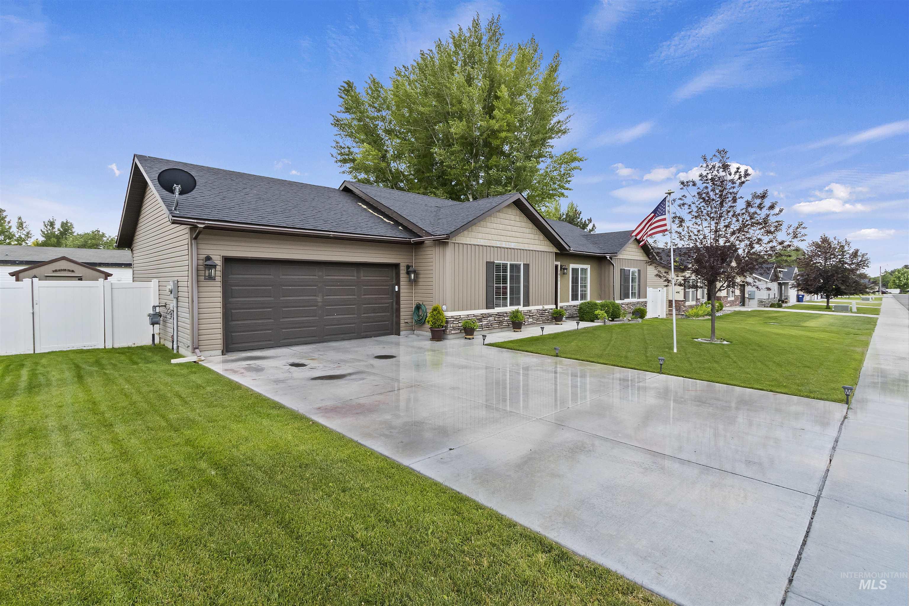 1011 Lynx, Jerome, Idaho 83338, 3 Bedrooms, 2 Bathrooms, Residential For Sale, Price $339,999, 98951097