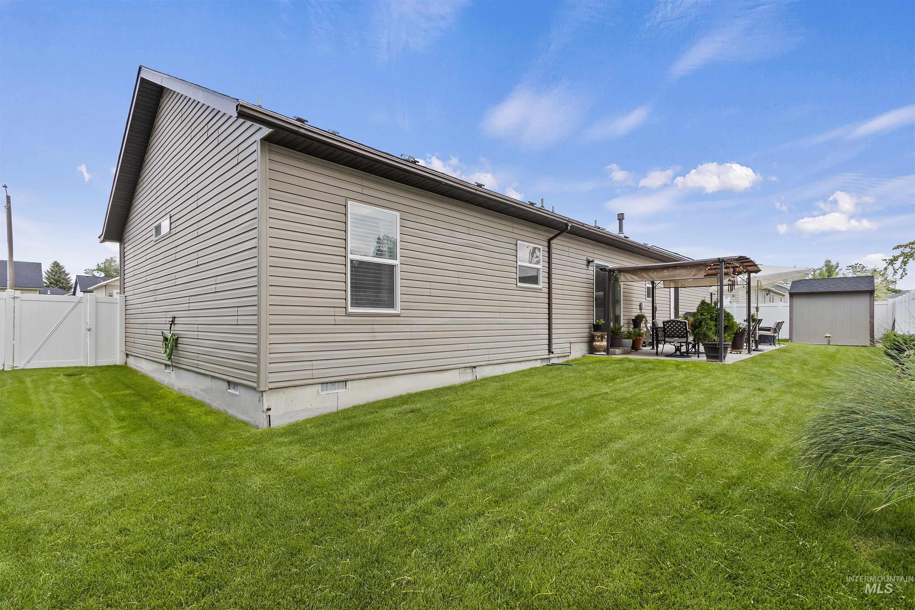 1011 Lynx, Jerome, Idaho 83338, 3 Bedrooms, 2 Bathrooms, Residential For Sale, Price $339,999, 98951097