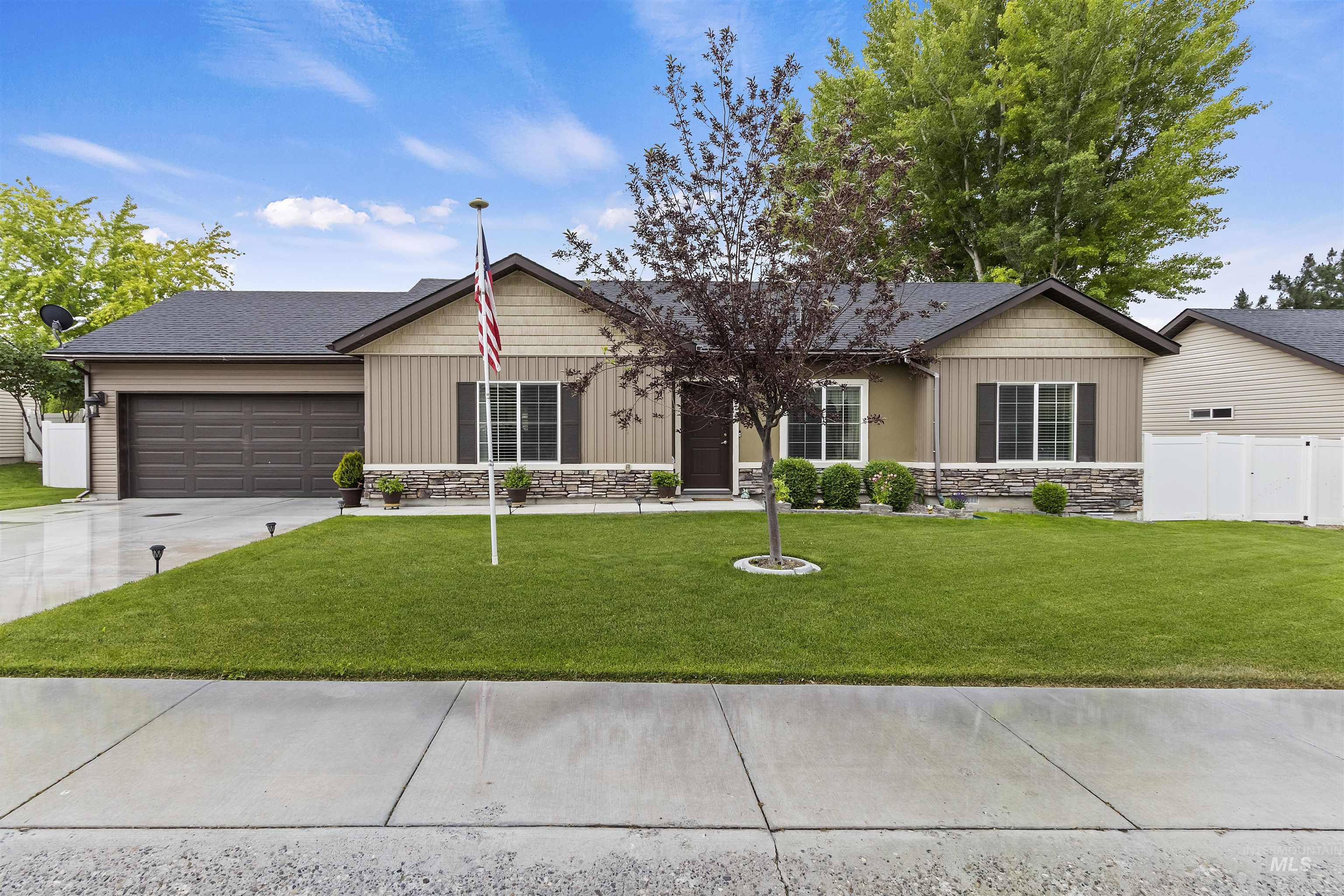 1011 Lynx, Jerome, Idaho 83338, 3 Bedrooms, 2 Bathrooms, Residential For Sale, Price $339,999, 98951097