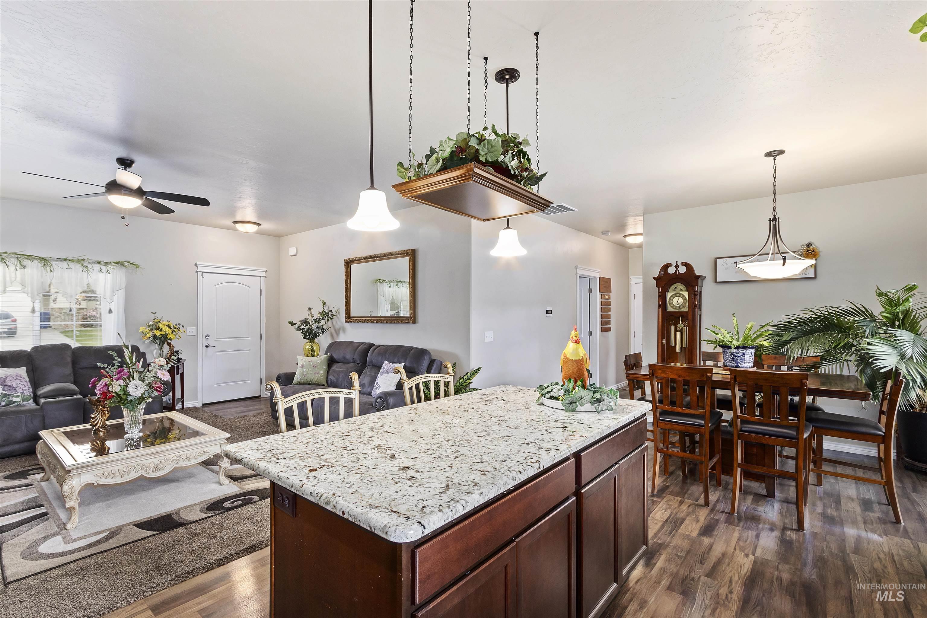 1011 Lynx, Jerome, Idaho 83338, 3 Bedrooms, 2 Bathrooms, Residential For Sale, Price $339,999, 98951097