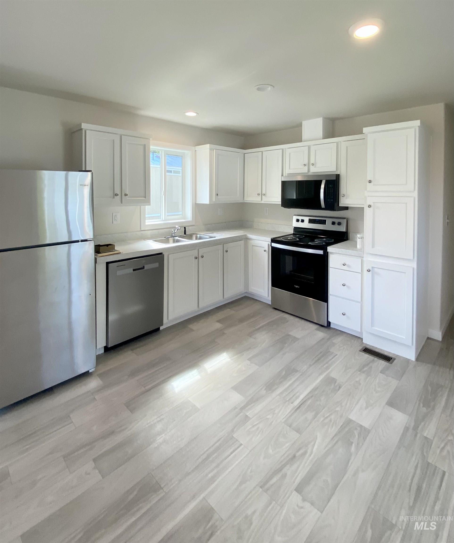 1025 Eid Rd #6, Moscow, Idaho 83843, 2 Bedrooms, 1 Bathroom, Residential For Sale, Price $93,999, 98951110