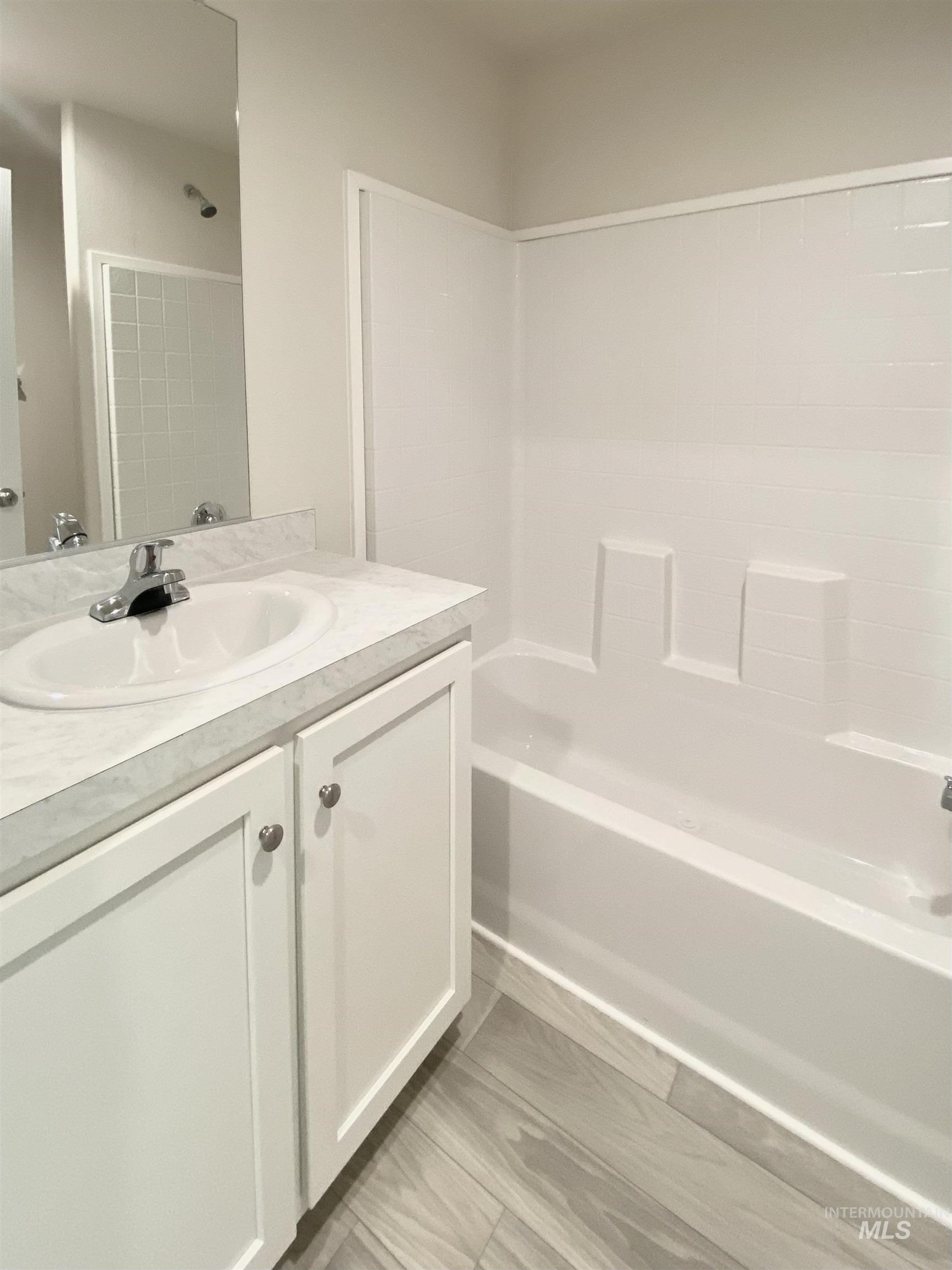 1025 Eid Rd #6, Moscow, Idaho 83843, 2 Bedrooms, 1 Bathroom, Residential For Sale, Price $93,999, 98951110