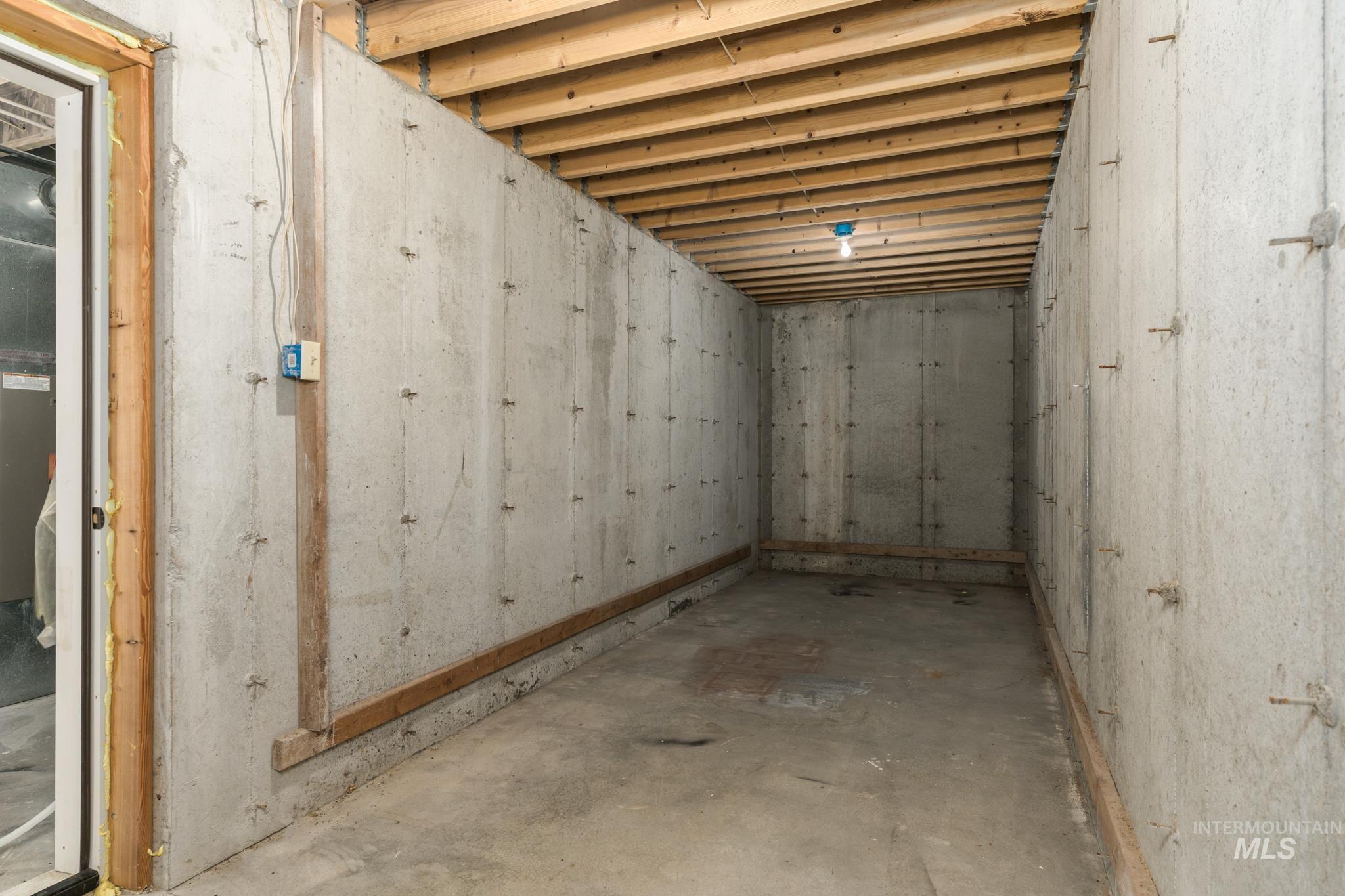 200 W Commons Rd., Idaho Falls, Idaho 83401, 6 Bedrooms, 3 Bathrooms, Residential For Sale, Price $759,000, 98951112