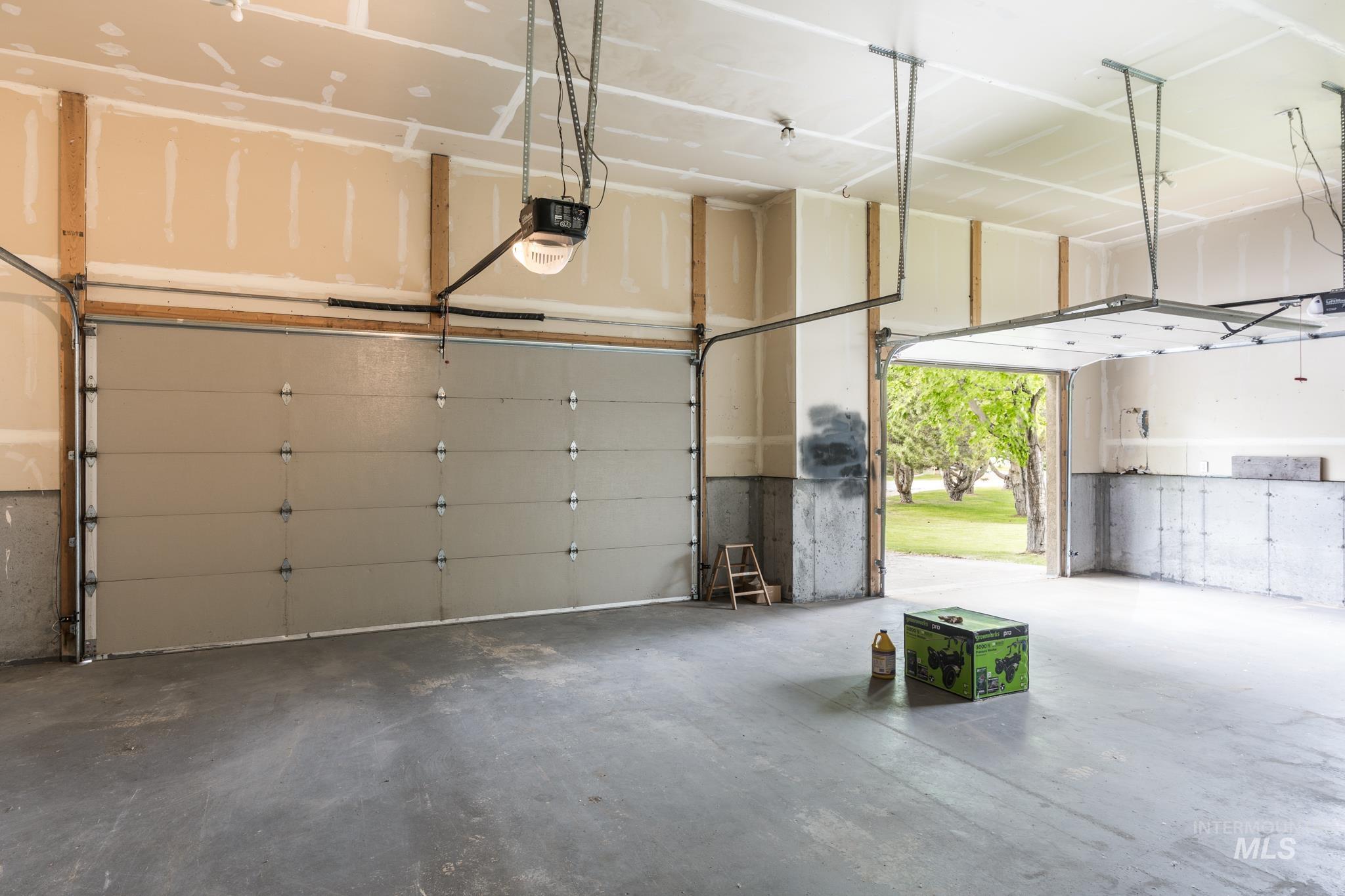 200 W Commons Rd., Idaho Falls, Idaho 83401, 6 Bedrooms, 3 Bathrooms, Residential For Sale, Price $759,000, 98951112