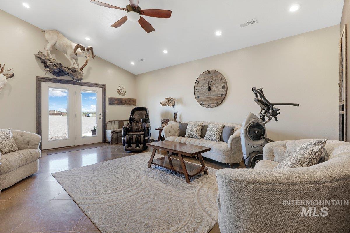 2040 E 2200 N, Twin Falls, Idaho 83301, 9 Bedrooms, 6 Bathrooms, Residential For Sale, Price $1,240,000, 98951137