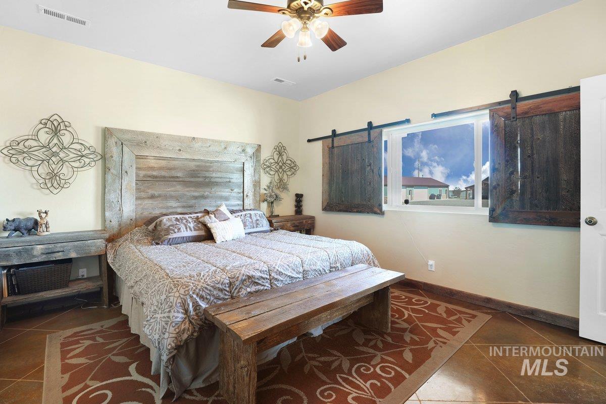 2040 E 2200 N, Twin Falls, Idaho 83301, 9 Bedrooms, 6 Bathrooms, Residential For Sale, Price $1,240,000, 98951137