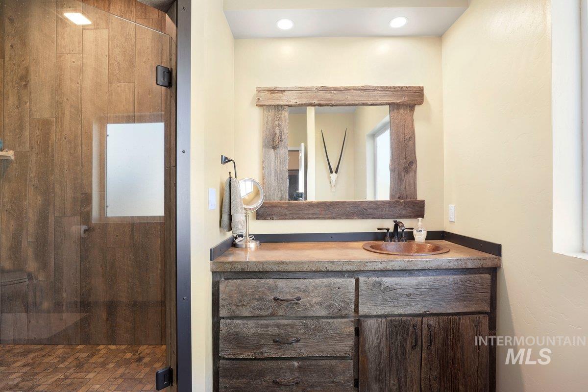 2040 E 2200 N, Twin Falls, Idaho 83301, 9 Bedrooms, 6 Bathrooms, Residential For Sale, Price $1,240,000, 98951137