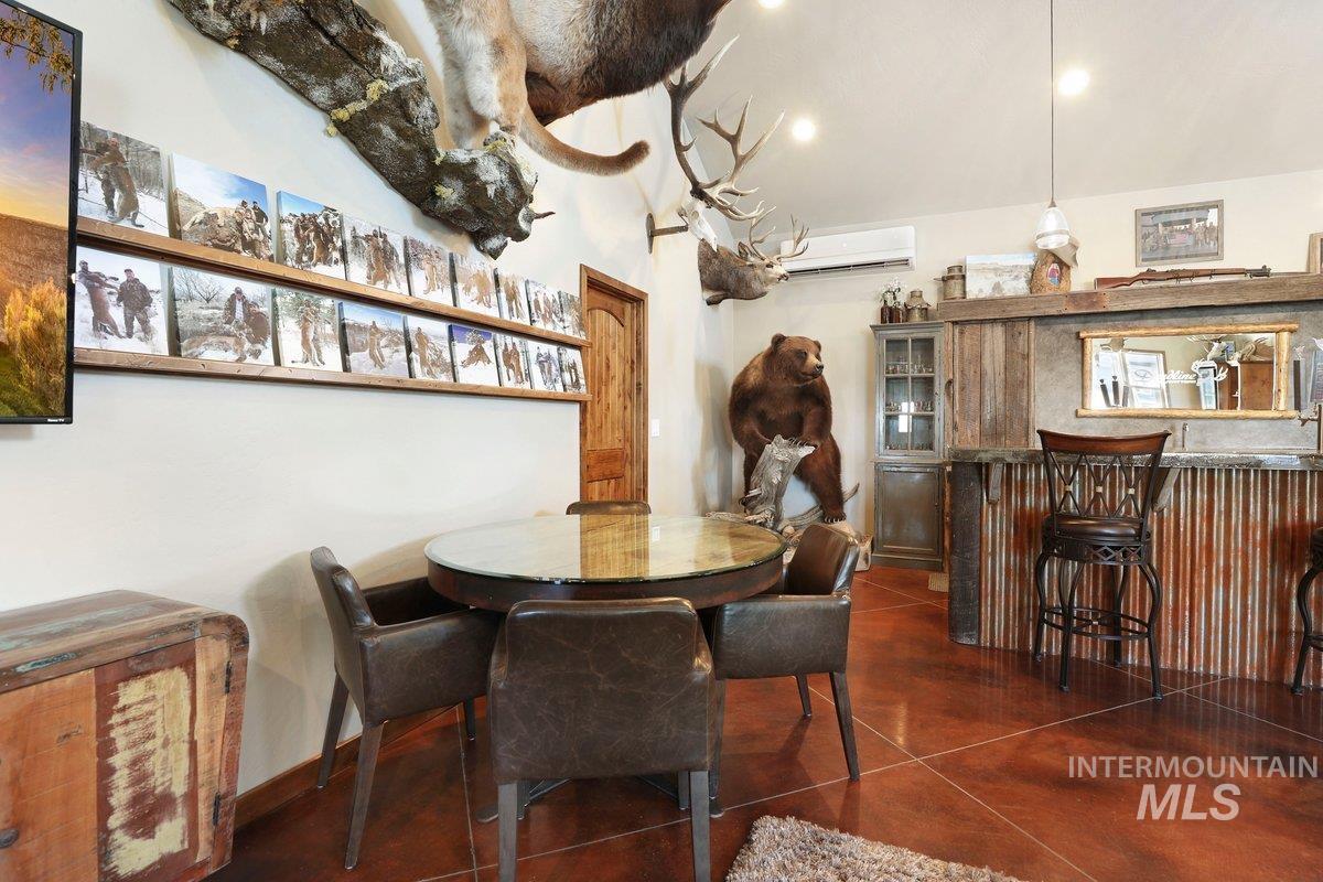 2040 E 2200 N, Twin Falls, Idaho 83301, 9 Bedrooms, 6 Bathrooms, Residential For Sale, Price $1,240,000, 98951137