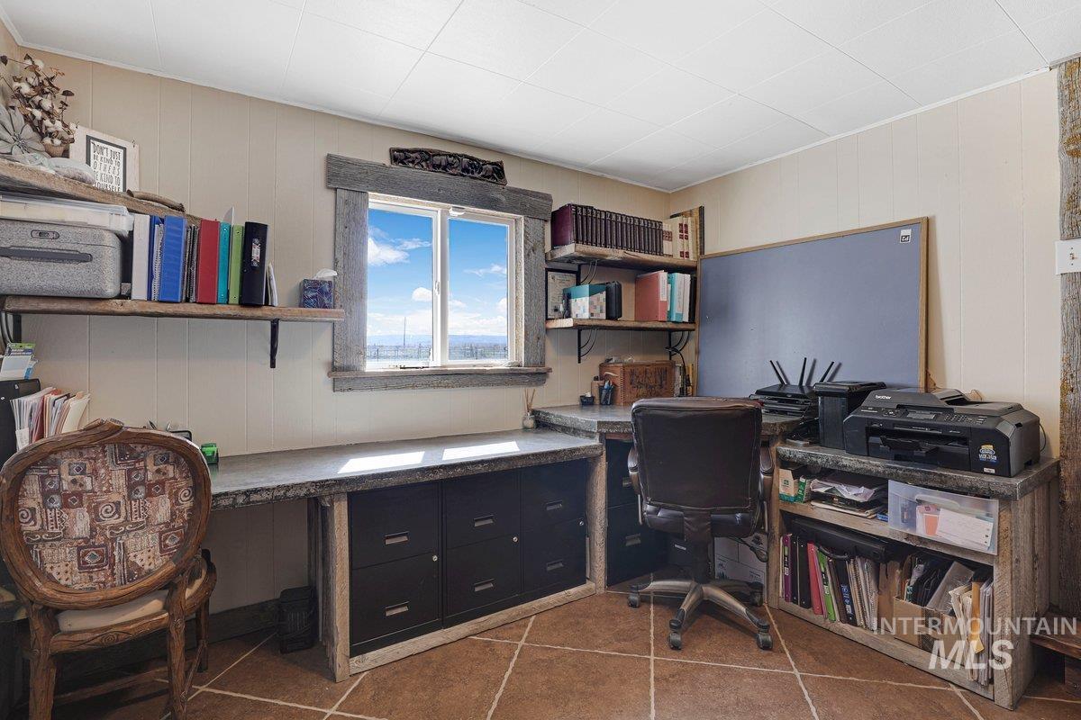 2040 E 2200 N, Twin Falls, Idaho 83301, 9 Bedrooms, 6 Bathrooms, Residential For Sale, Price $1,240,000, 98951137