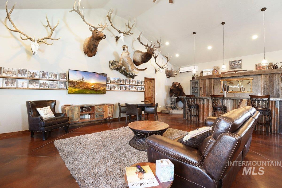 2040 E 2200 N, Twin Falls, Idaho 83301, 9 Bedrooms, 6 Bathrooms, Residential For Sale, Price $1,240,000, 98951137