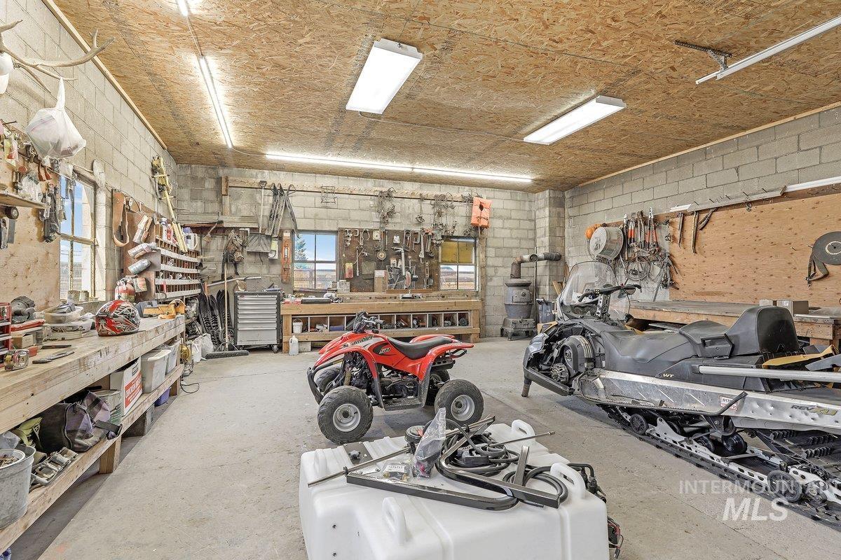 2040 E 2200 N, Twin Falls, Idaho 83301, 9 Bedrooms, 6 Bathrooms, Residential For Sale, Price $1,240,000, 98951137