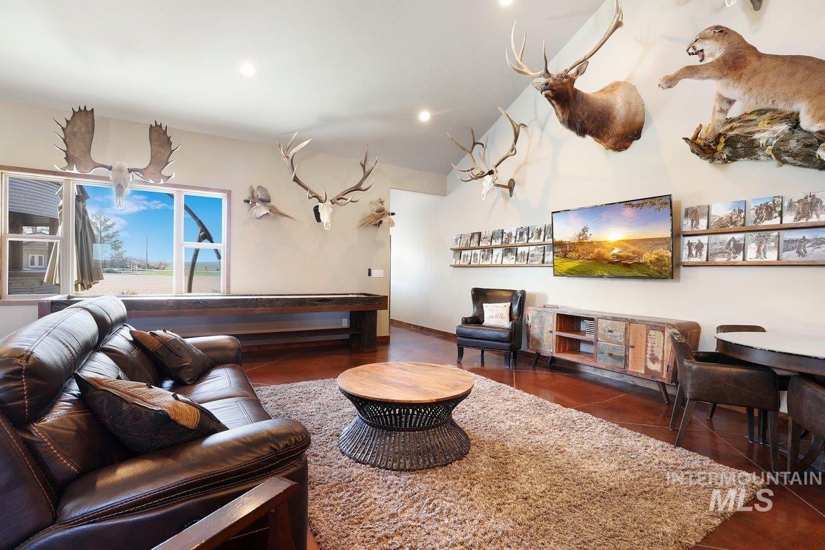 2040 E 2200 N, Twin Falls, Idaho 83301, 9 Bedrooms, 6 Bathrooms, Residential For Sale, Price $1,240,000, 98951137